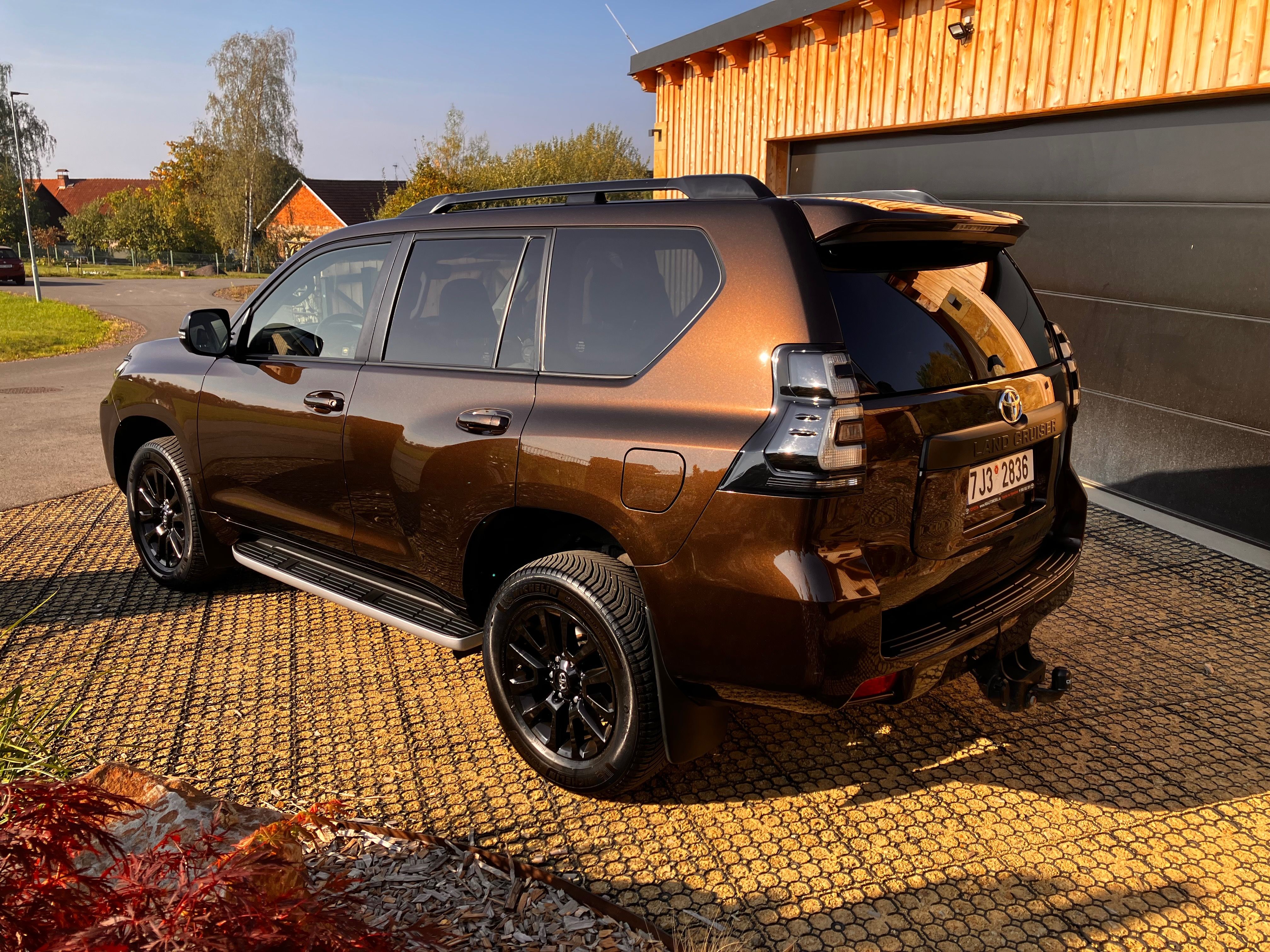 Toyota Land Cruiser, Executive 2.8 D-4D 150 KW ČR - fotka 4