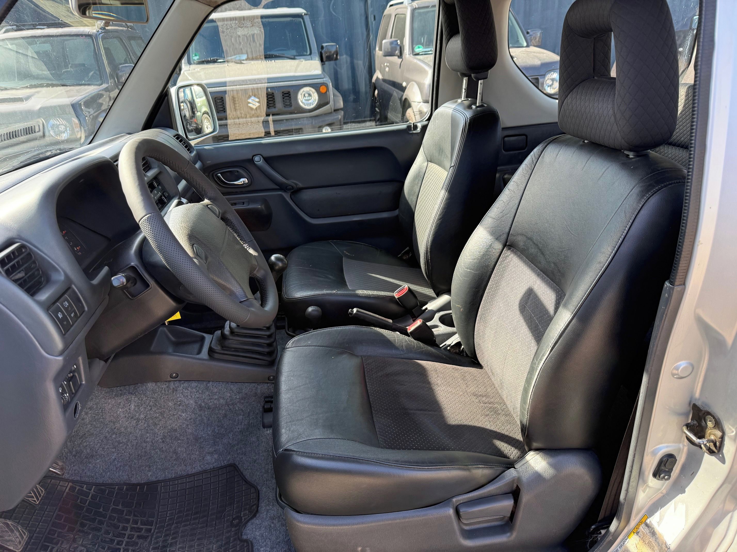 Suzuki Jimny, 1.3i 4x4 SPECIAL KLIMA TZ ALU, - fotka 6