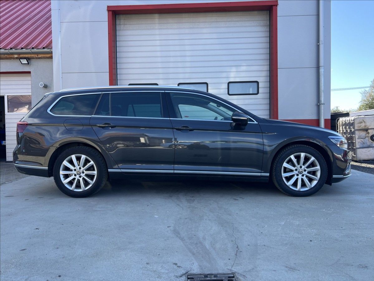 Volkswagen Passat, 2,0 TDi DSG ELEGANCE MATRIX - fotka 6