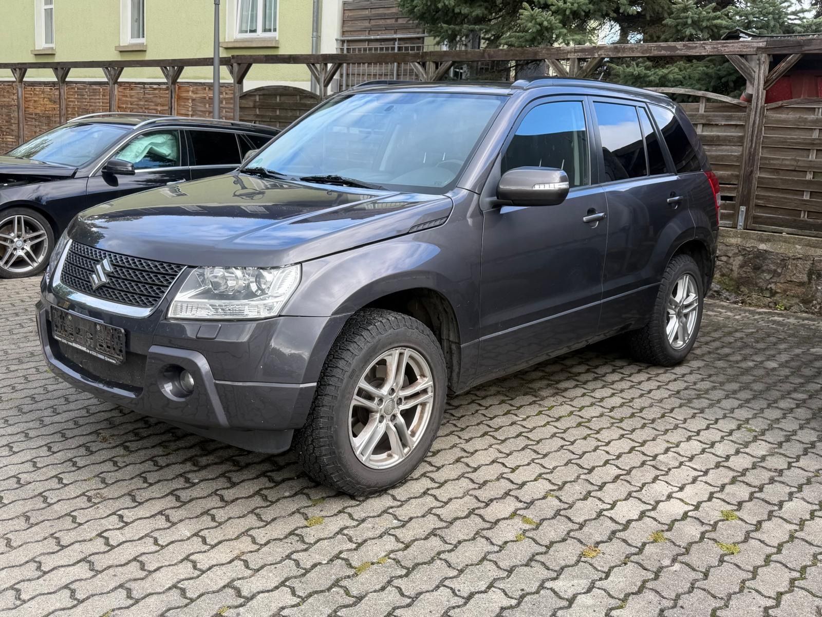 Suzuki Grand Vitara, 2.4i-4X4-XEN.TAŽNÉ.KLIMATRONIK