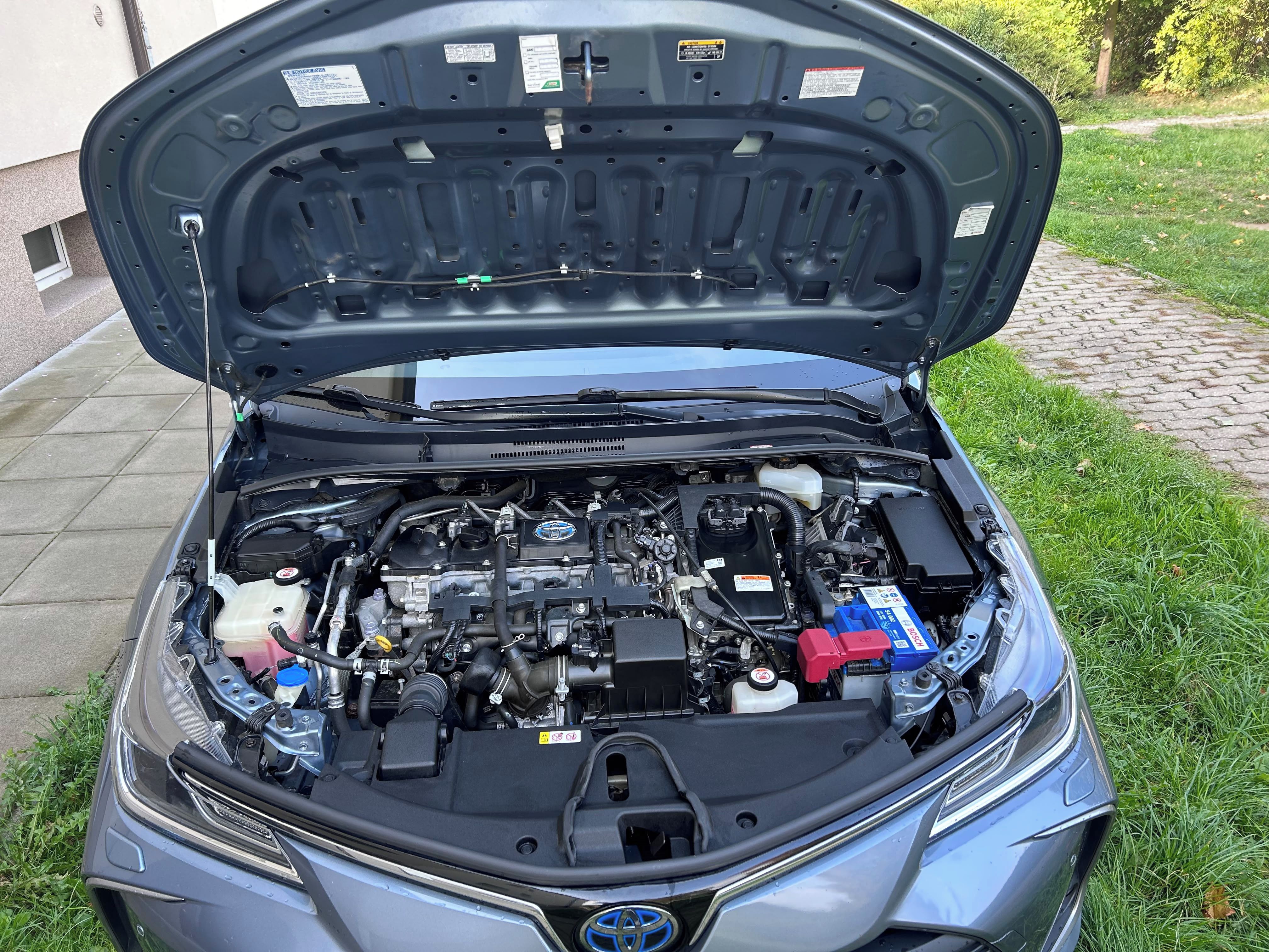 Toyota Corolla, Corolla 1.8 hybrid - fotka 6