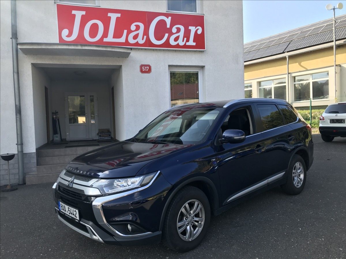 Mitsubishi Outlander, 2,0 i 4x2 110kW MT - fotka 2