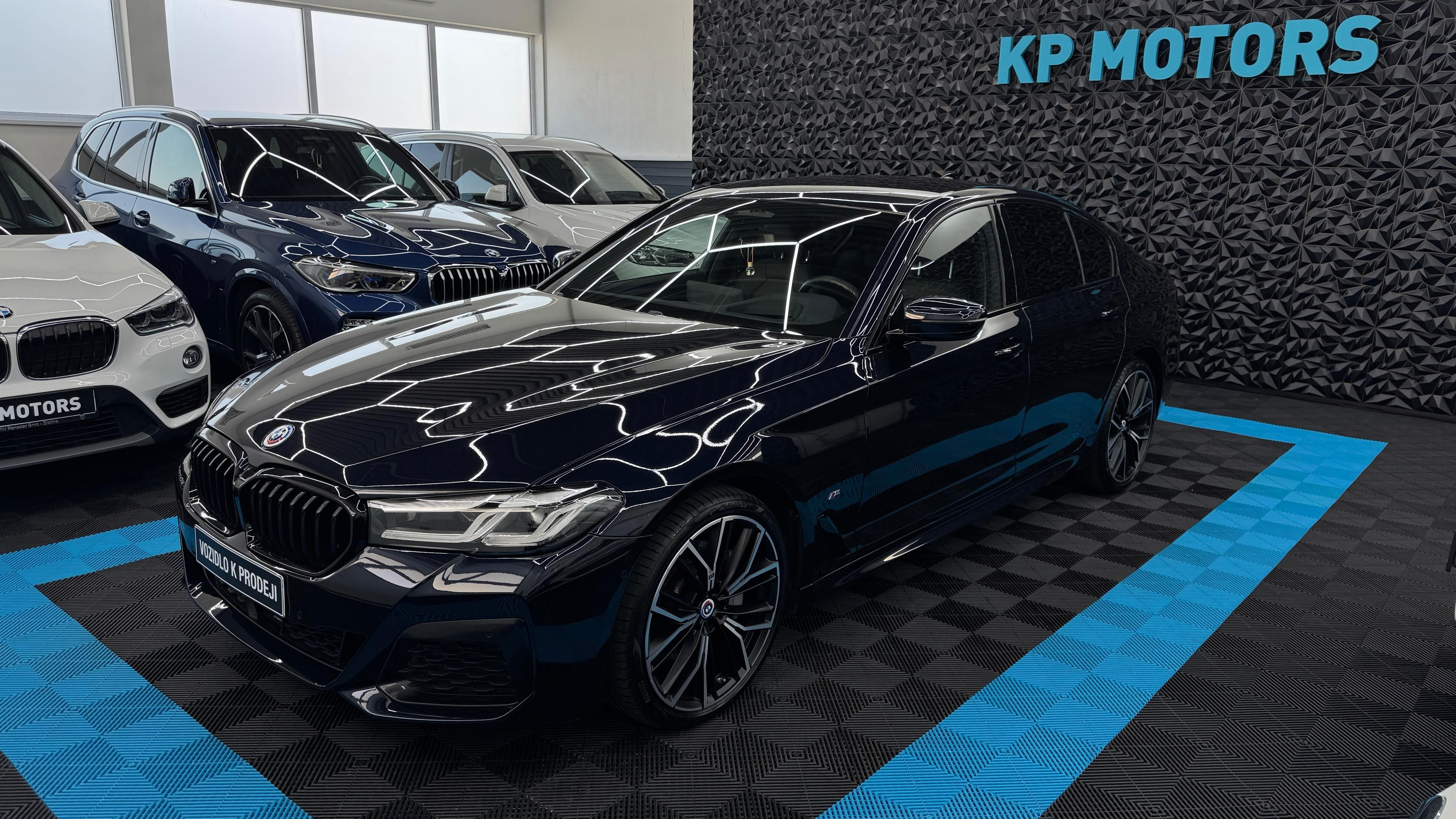 BMW Řada 5, 530i xDrive,M paket,ČR - fotka 4