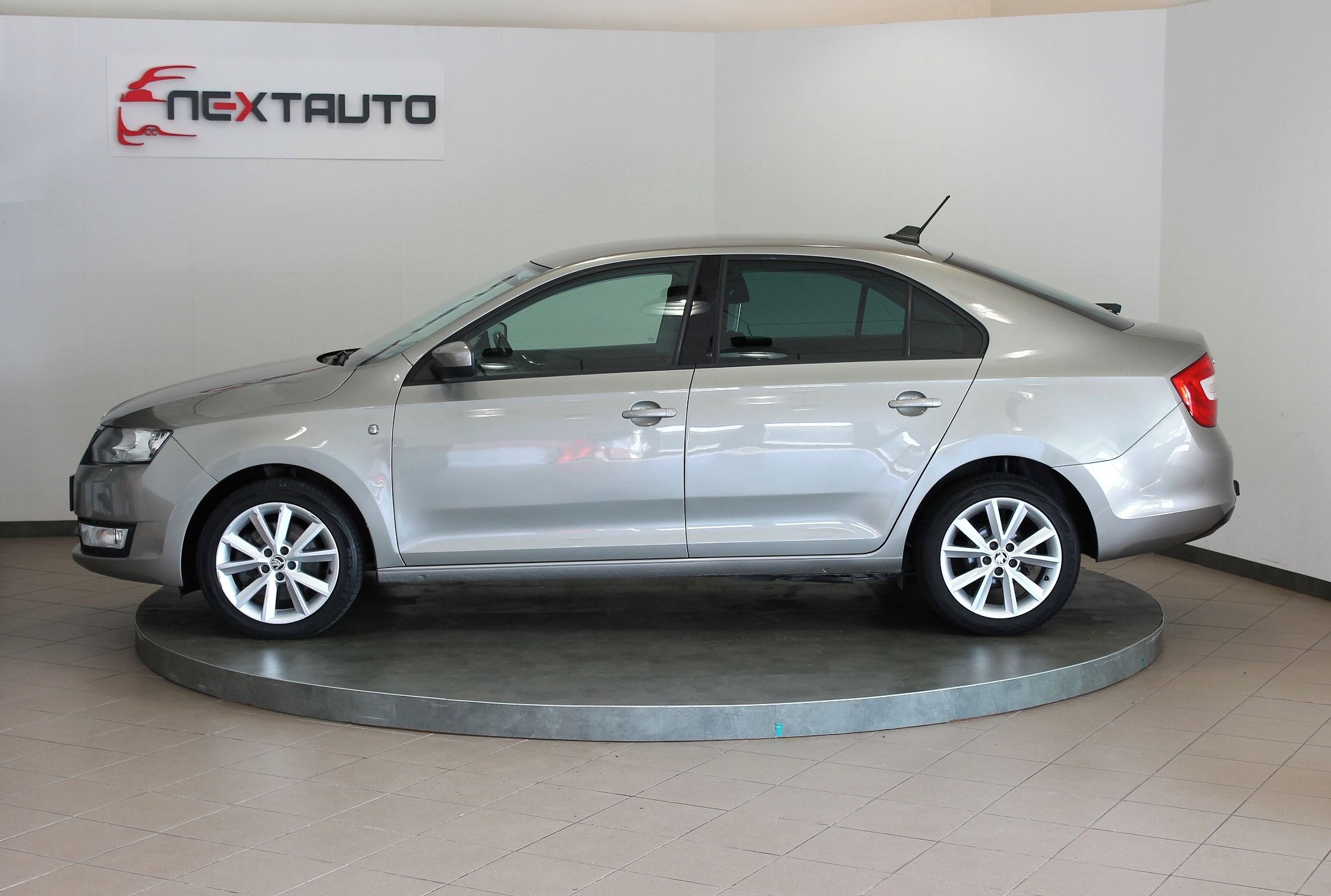 Škoda Rapid, 1.2 TSI 77kW AMBITION+, TAŽNÉ - fotka 2