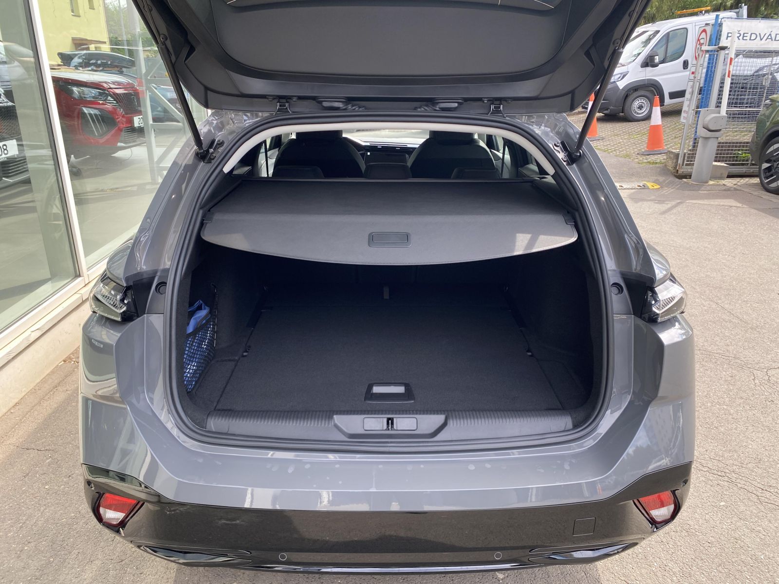 Peugeot 308, SW ALLURE 1.5 BHDi 130k EAT8 - fotka 5