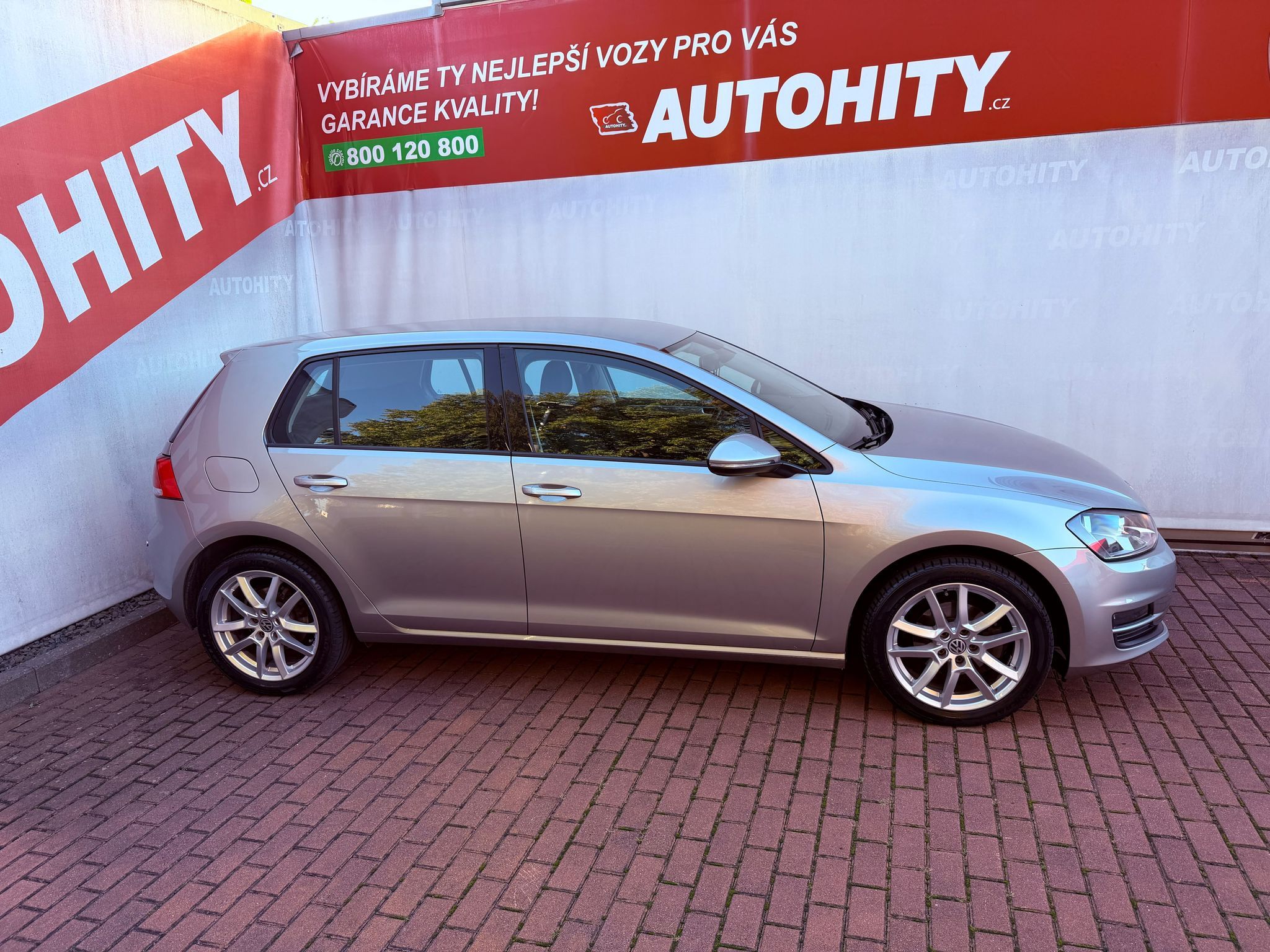 Volkswagen Golf, 1.2 TSi Highline, ČR - fotka 5