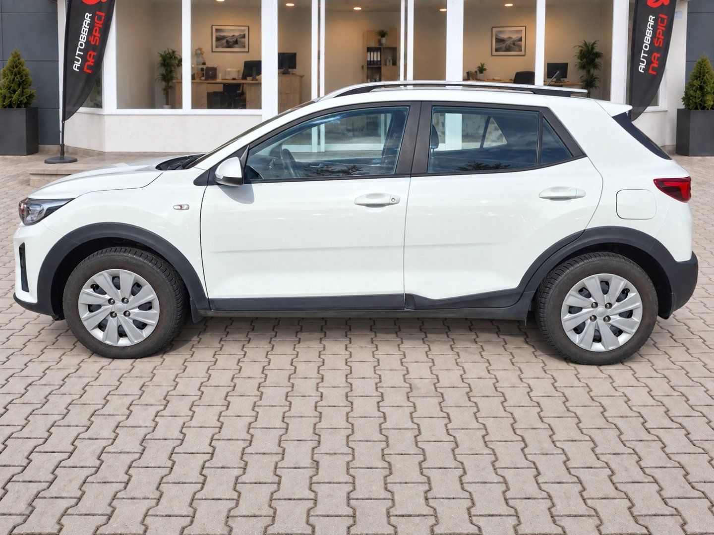 Kia Stonic, 1.2i 61kW COMFORT -1.MAJITEL - fotka 3
