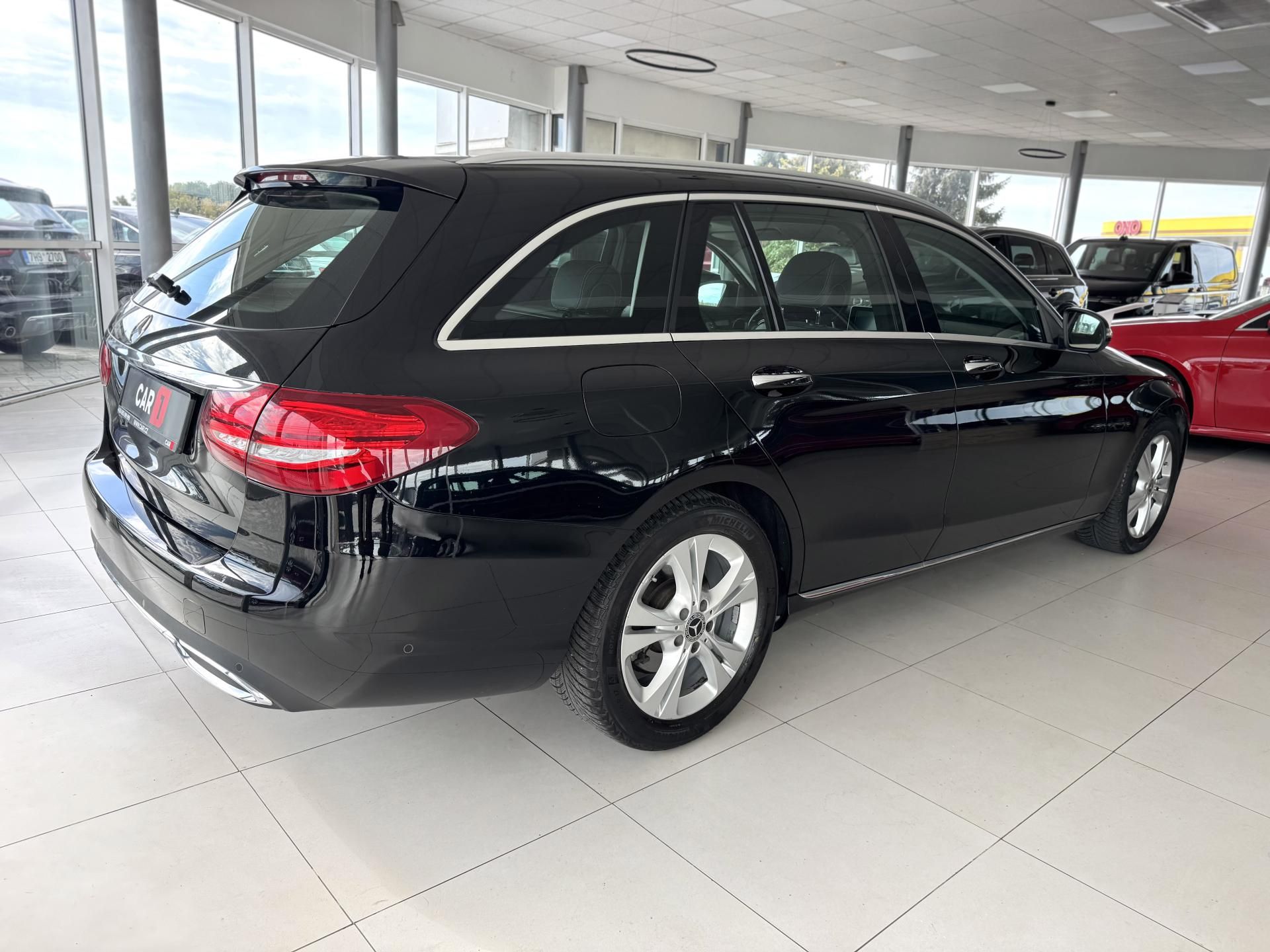 Mercedes-Benz Třídy C, 250d 4Matic*Distronic*AirMatic - fotka 5