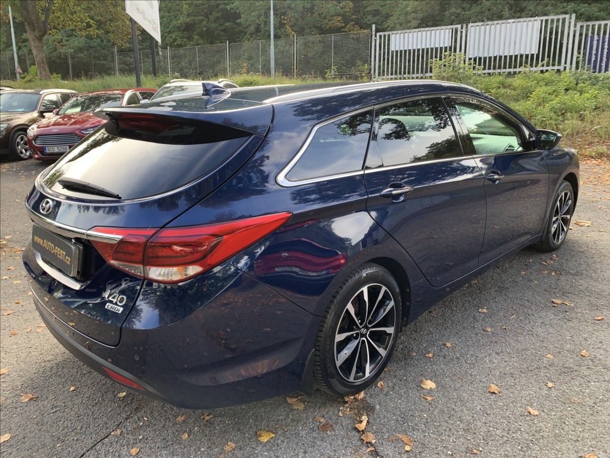 Hyundai i40, 1,6 CRDI ČR,1.MAJITEL - fotka 5
