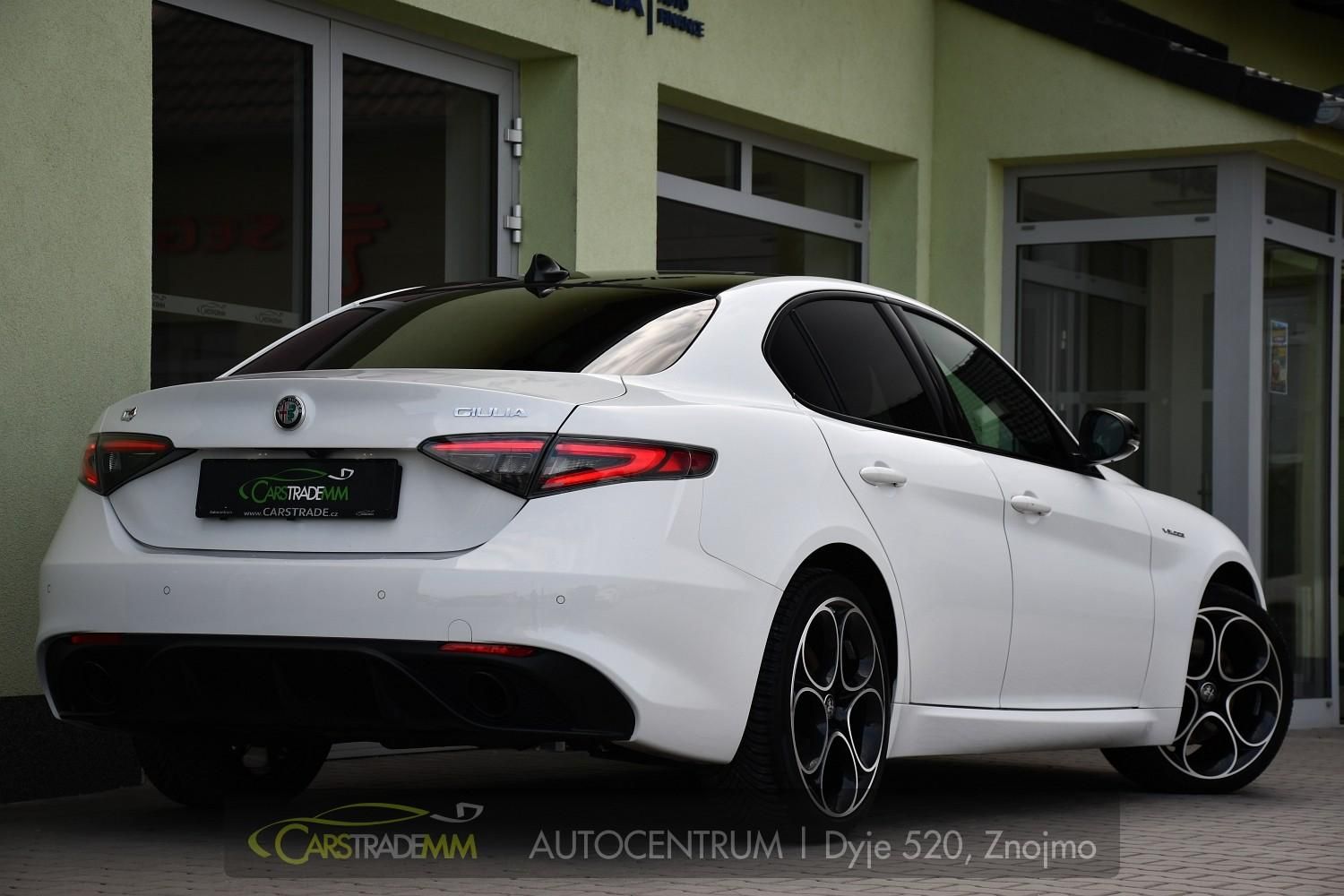 Alfa Romeo Giulia, 2.0T 16V 206kW VELOCE AT8 Q4 - fotka 5
