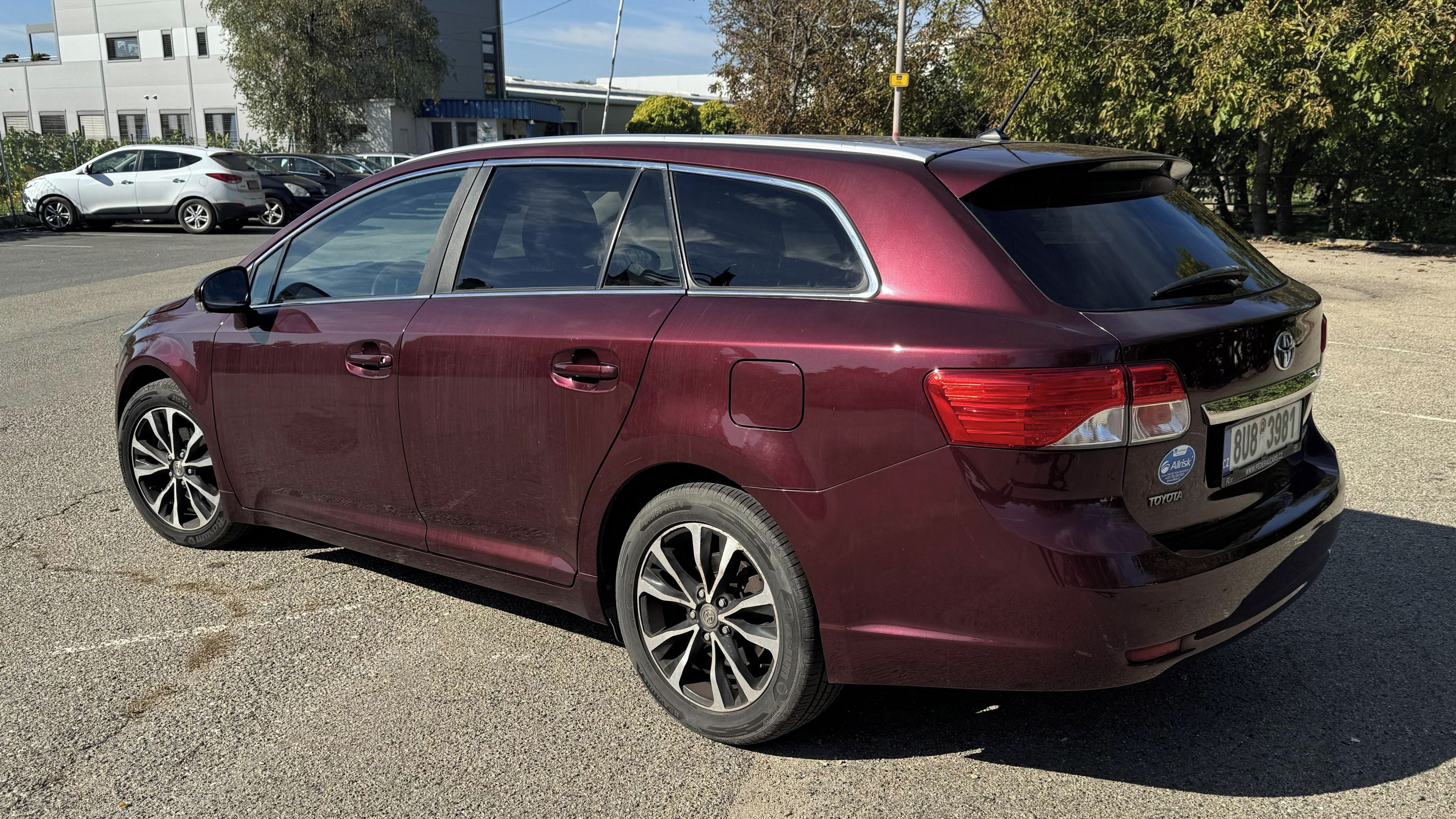 Toyota Avensis, 2.0 D-4D, 91 kW, pěkný stav - fotka 4
