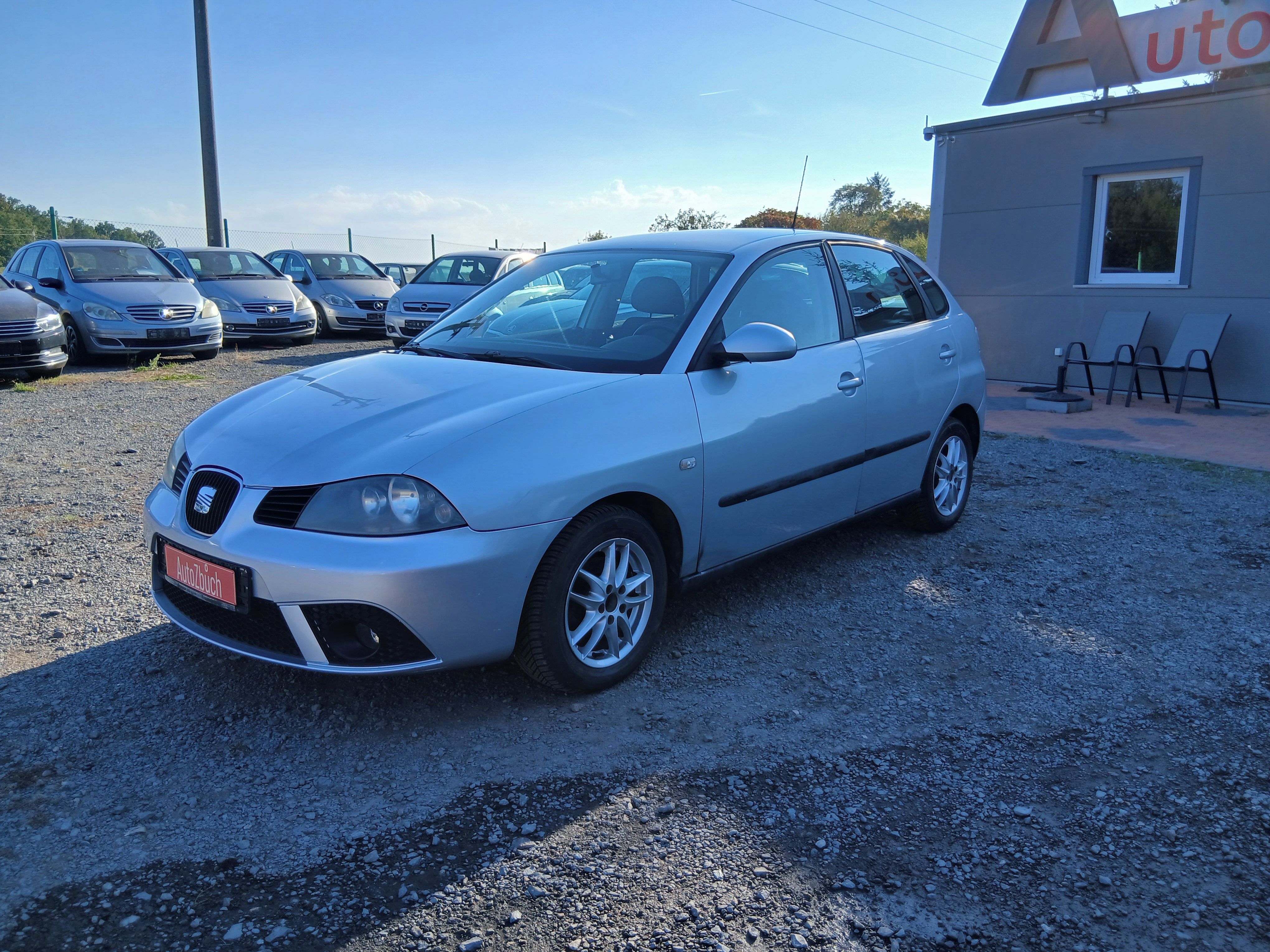 Seat Ibiza, 1.4i, 63kW, ALU - fotka 2