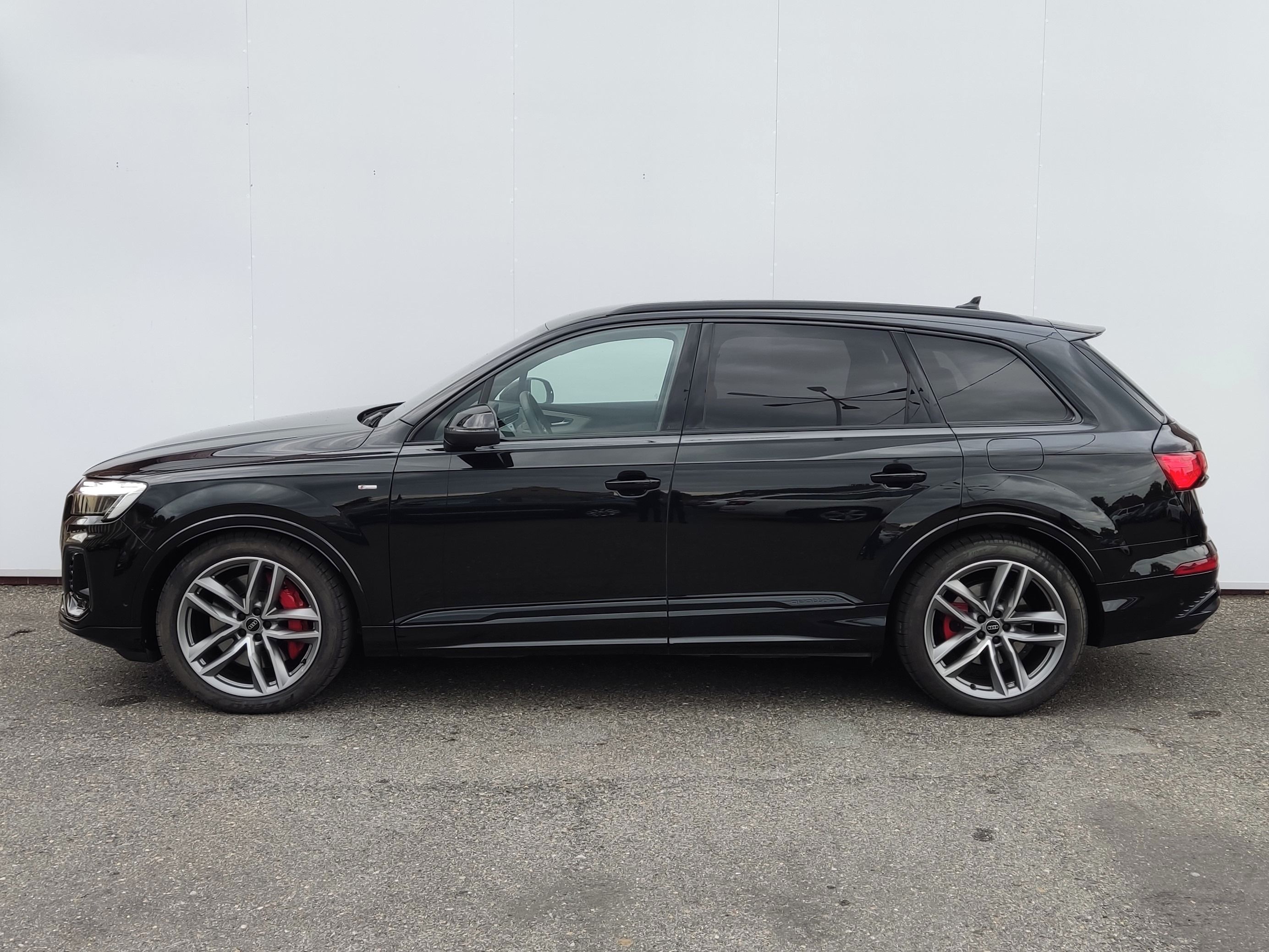 Audi Q7, TFSI PHEV 360kW S-line quattro - fotka 3