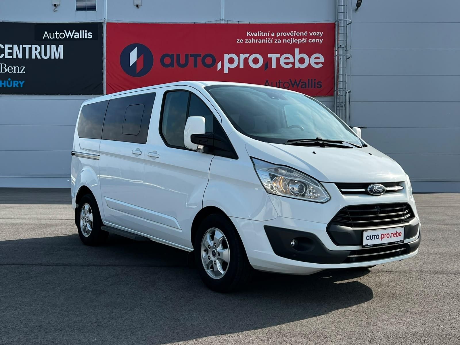 Ford Tourneo Custom, 2.0TDCI 96kW 8-Míst DPH TZ - fotka 2
