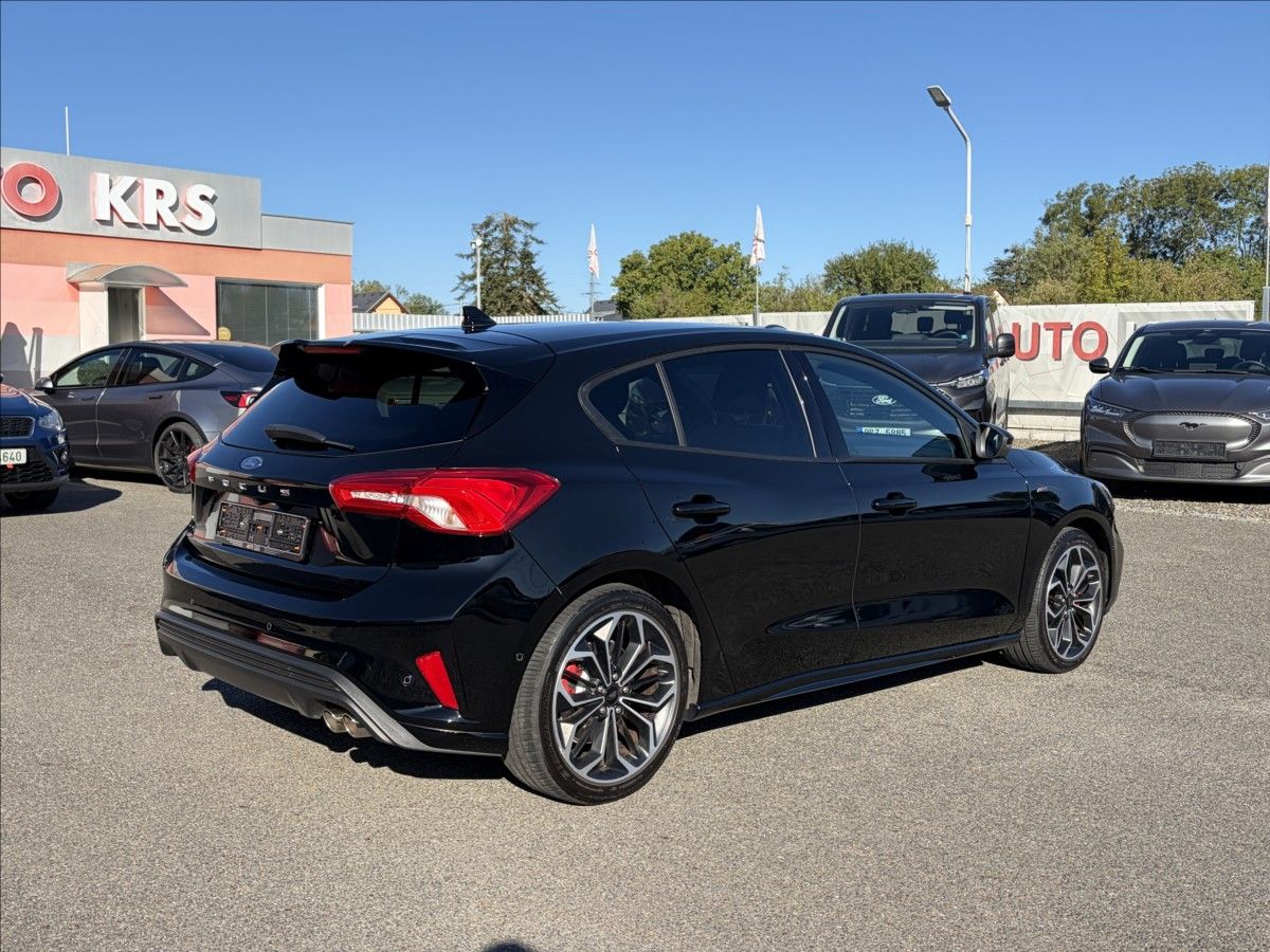 Ford Focus, 1,5 EB 111KW ST-Line,LED,B&O,N - fotka 5