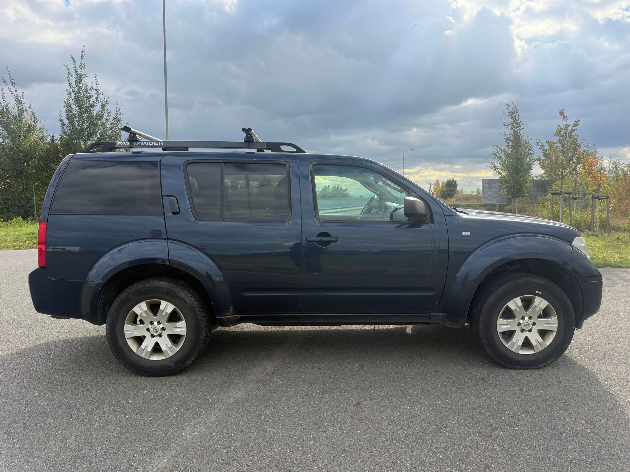 Nissan Pathfinder, 2,5 DCI  TZ 3000 KG - fotka 6