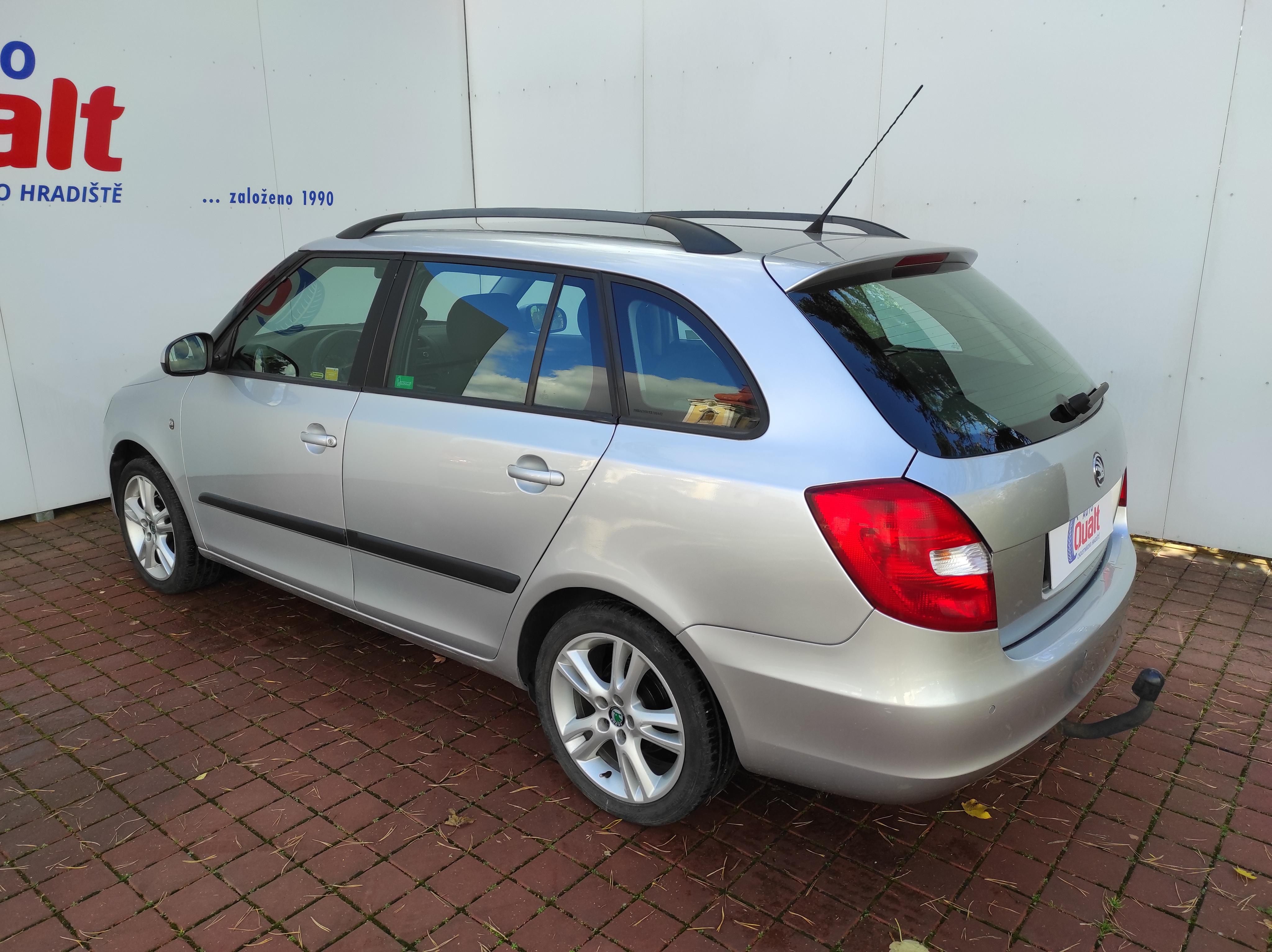 Škoda Fabia, Kombi 1.6 TDi ČR, VYHŘÍV. SED. - fotka 6
