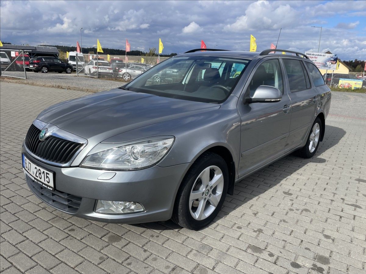 Škoda Octavia, 1,2 TSi 77kw Ambiente výborný