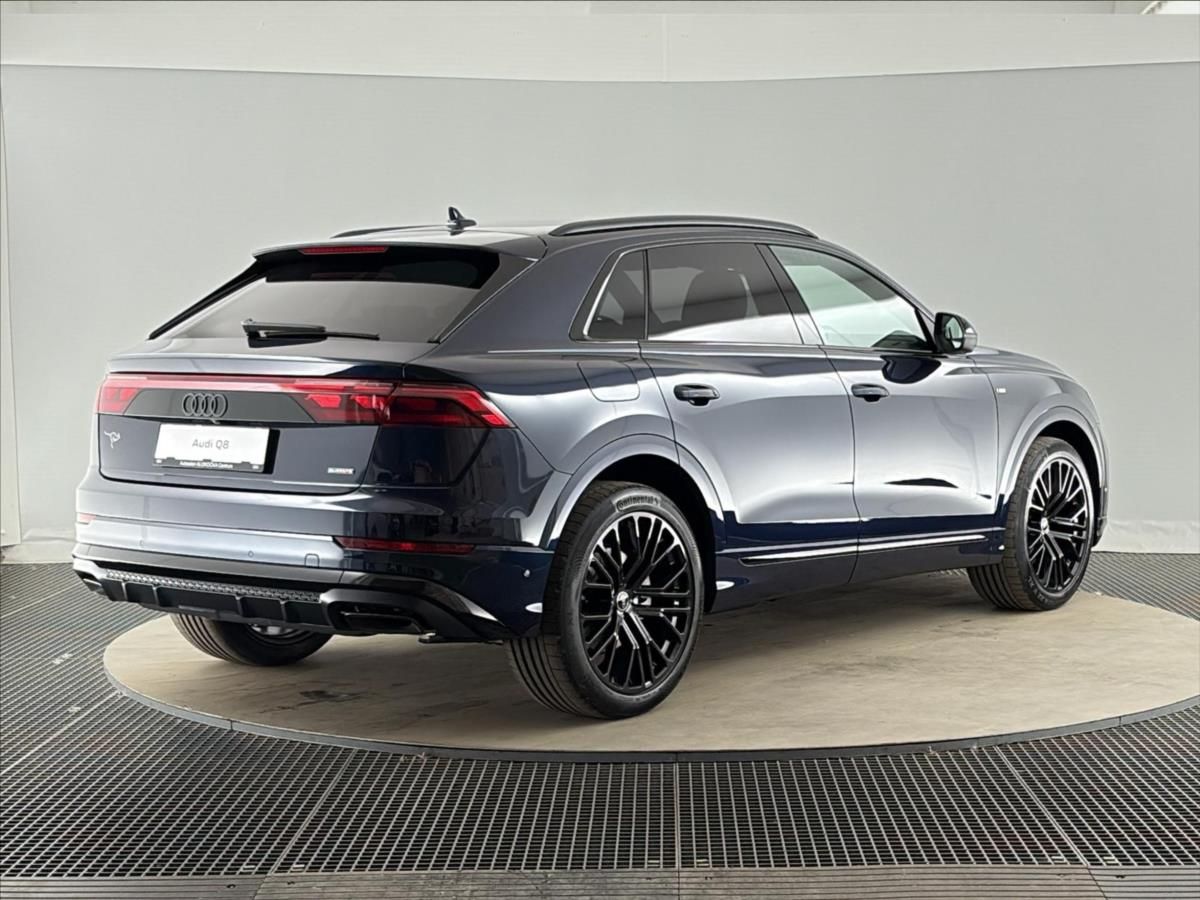 Audi Q8, 3,0   SUV TDI quattro210 kW - fotka 4
