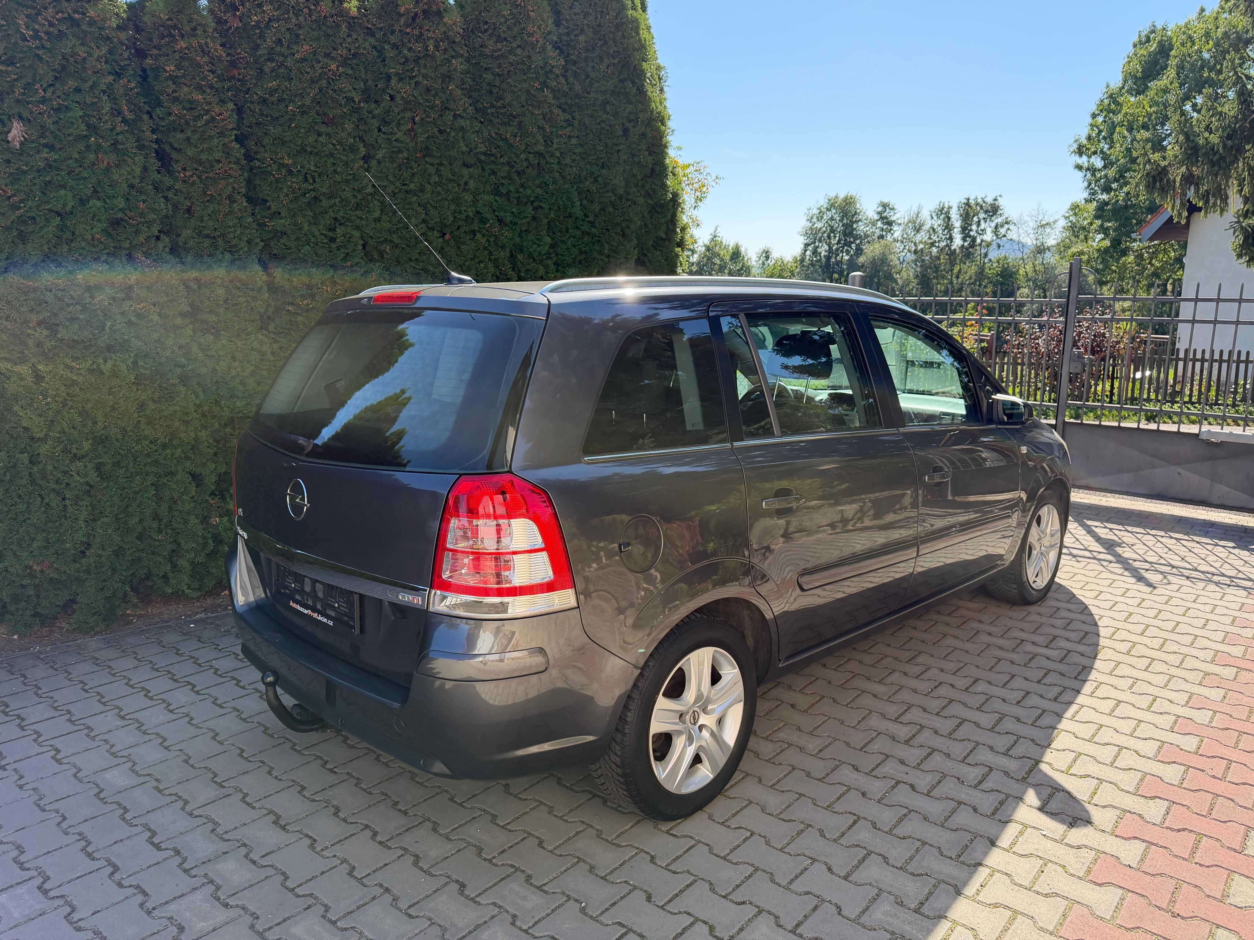Opel Zafira, 1,9 CDTi /110KW Tažné , 7 Míst - fotka 4