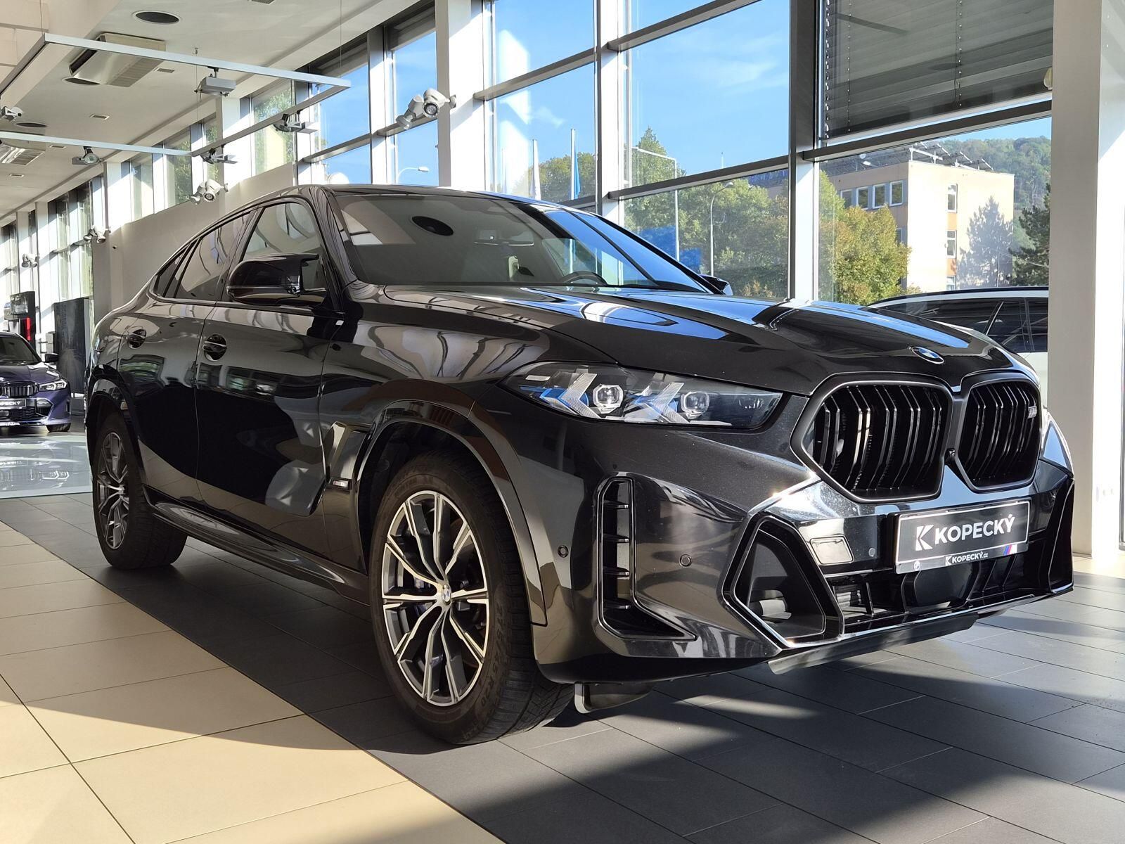 BMW X6, M60i xDrive - fotka 3