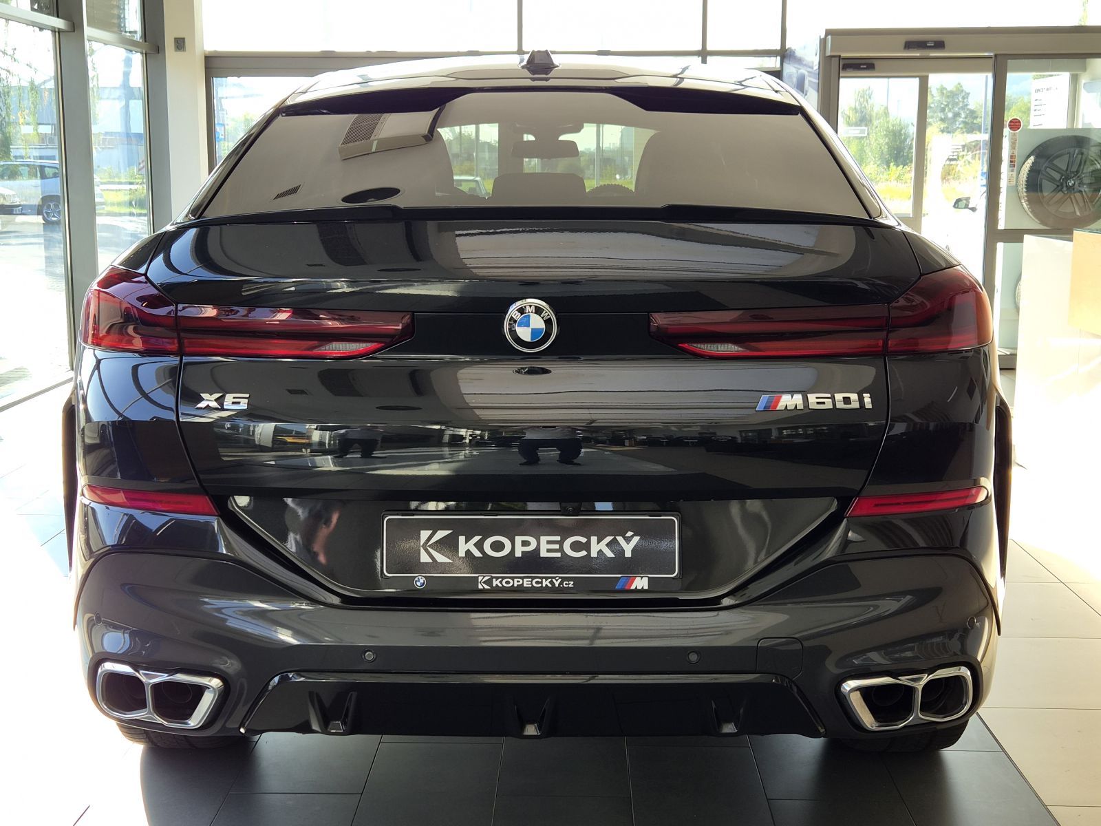BMW X6, M60i xDrive - fotka 6