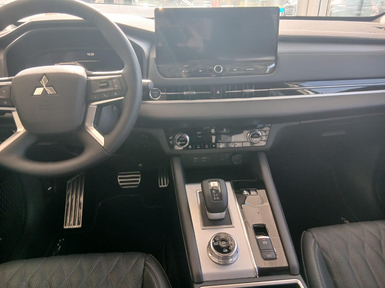 Mitsubishi Outlander, 2.4 PHEV Instyle | 8 let zár. - fotka 6