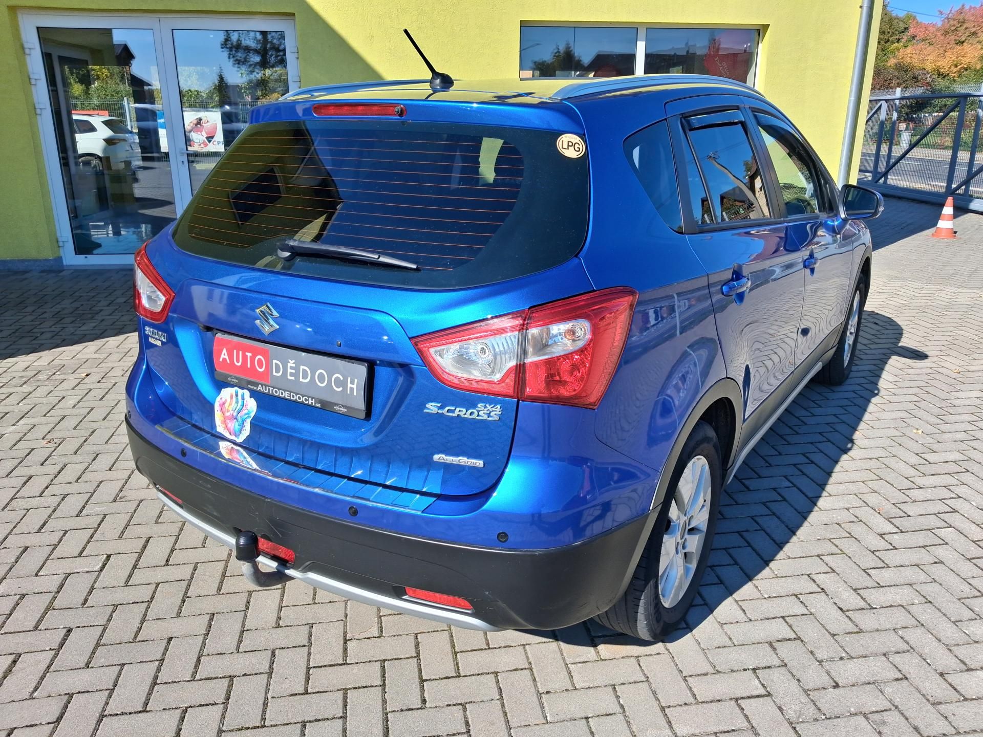 Suzuki SX4 S-Cross, 1,6i 88kw LPG 4x4 NAVI 2x KOLA - fotka 6