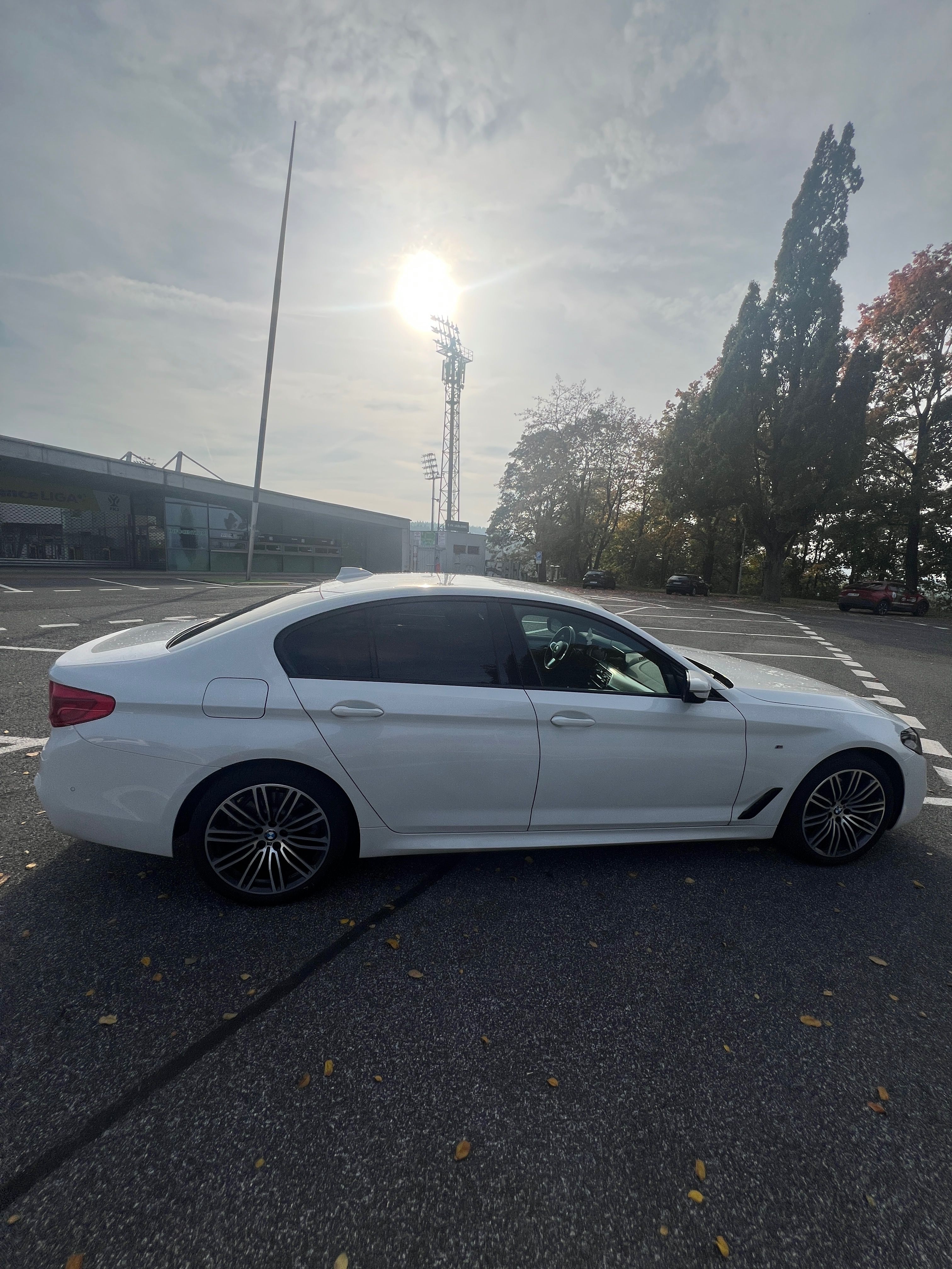 BMW Řada 5, BMW 520d xDrive M Sport 2020 - fotka 6