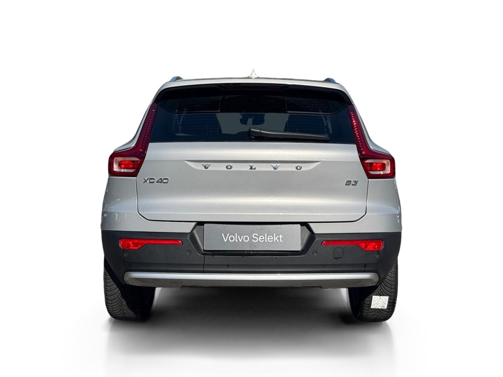 Volvo XC40, B3 FWD // 1. maj // ČR + kola - fotka 4