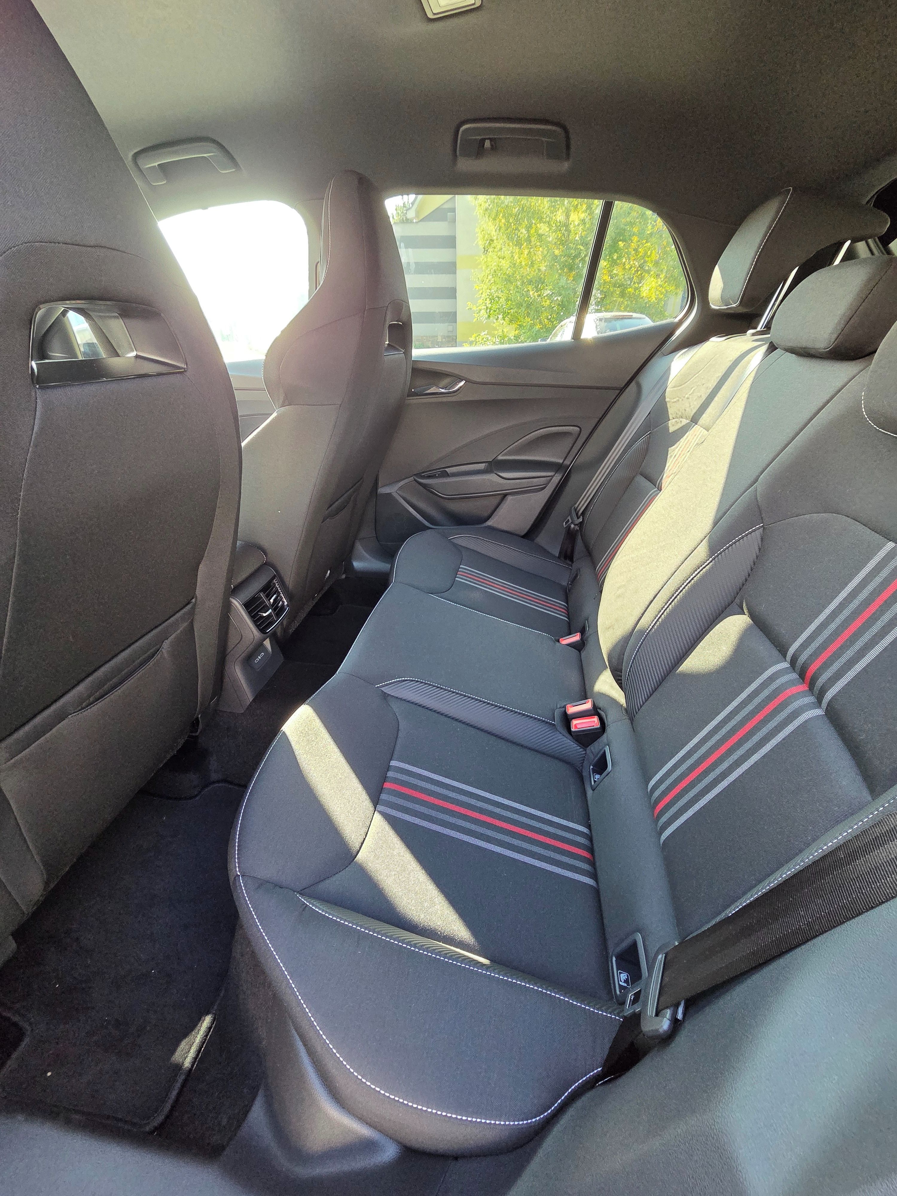 Škoda Fabia, MonteCarlo 1,0TSI 85kW 6man - fotka 6