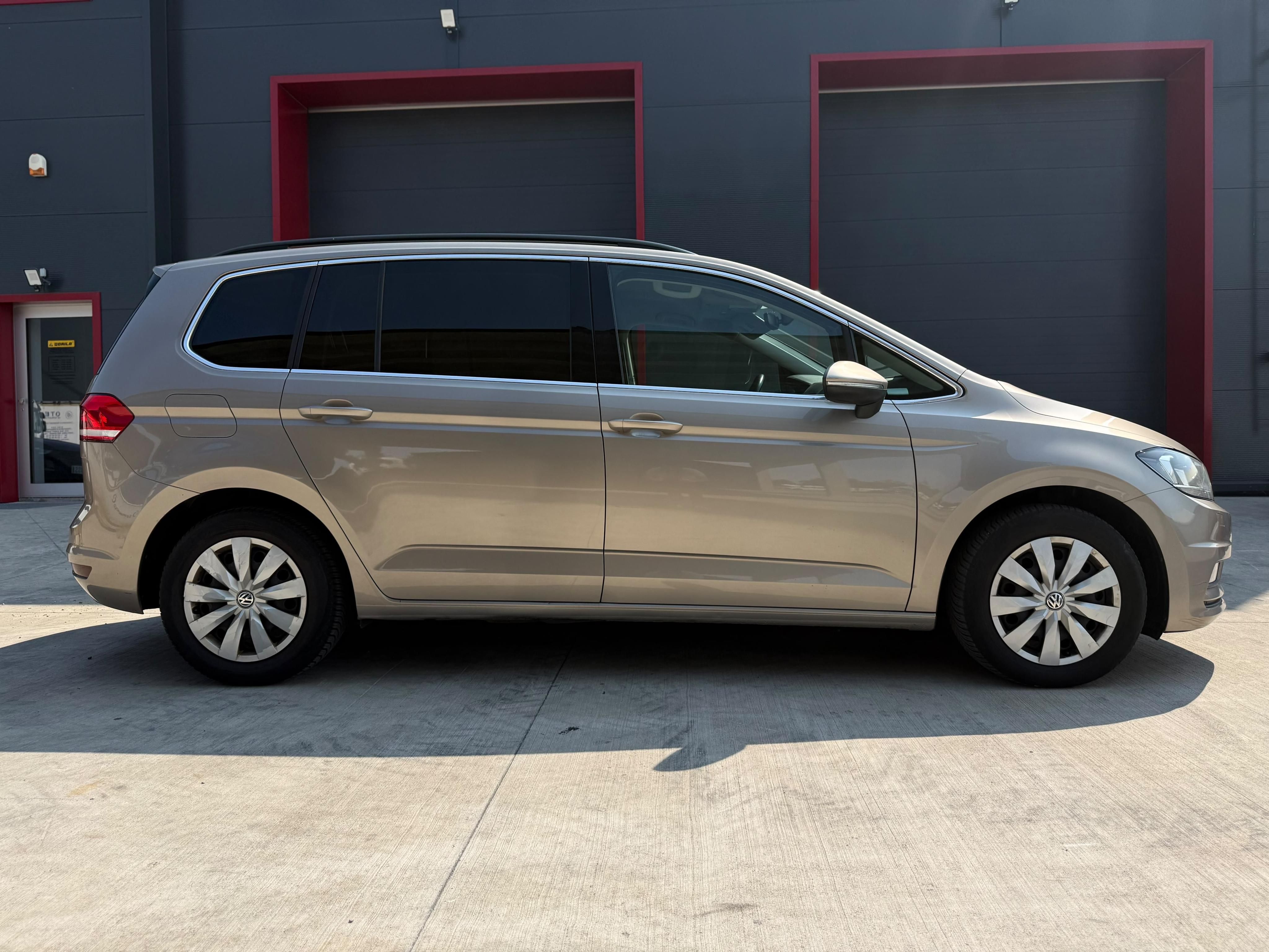 Volkswagen Touran, Volkswagen Touran 1.6 TDI 2020 - fotka 4