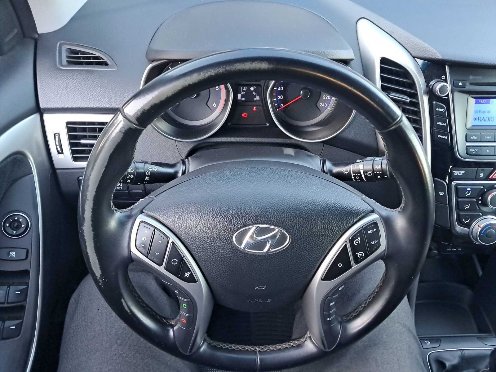 Hyundai i30, 1.6 CRDi, Serv.kniha, Klima - fotka 3