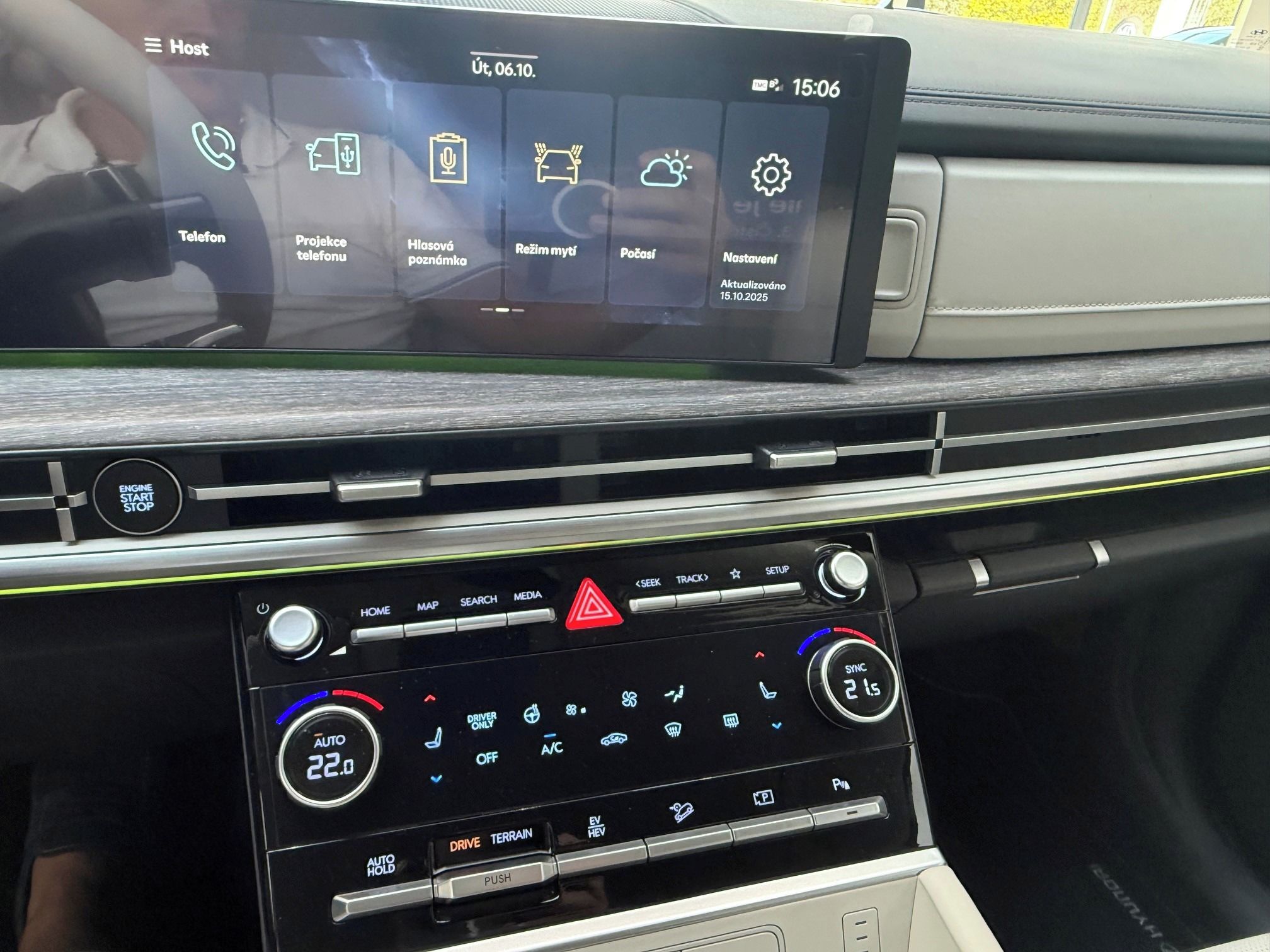 Hyundai Santa Fe, Santa Fe 5S 1,6 TGDI PHEV 4x4 - fotka 5