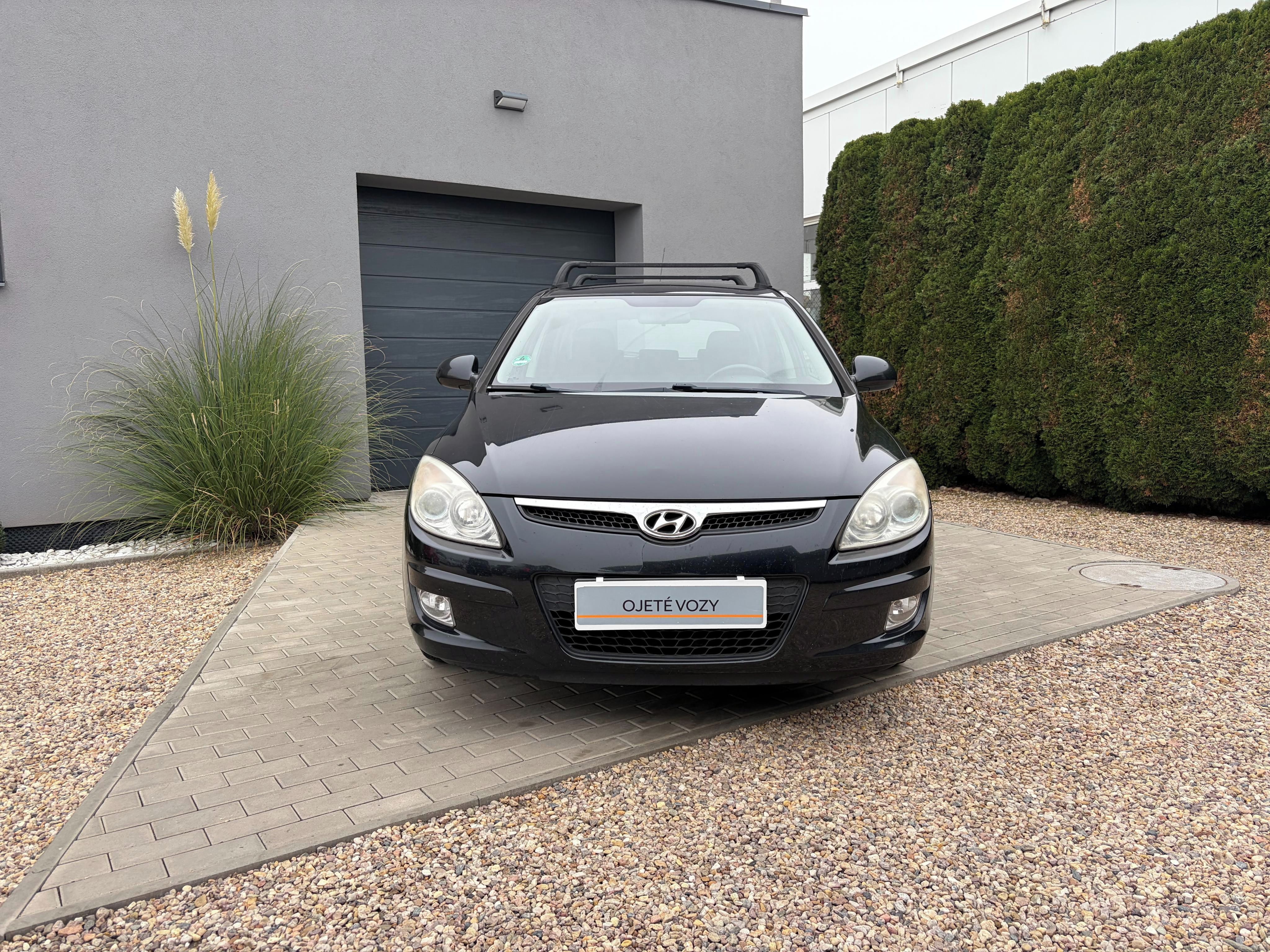 Hyundai i30, 1.6i 89kW, Digi klima, Po STK - fotka 2