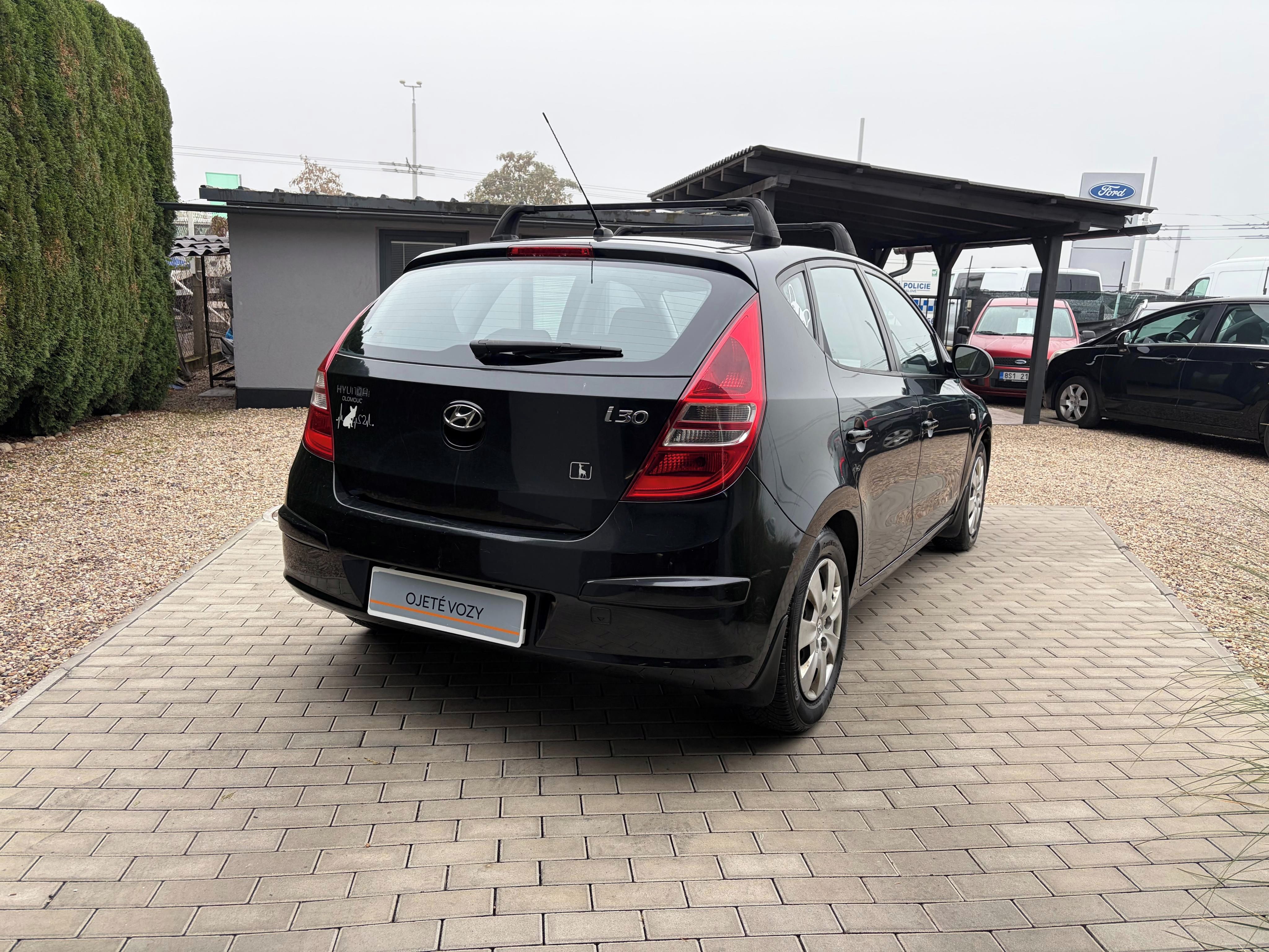 Hyundai i30, 1.6i 89kW, Digi klima, Po STK - fotka 4