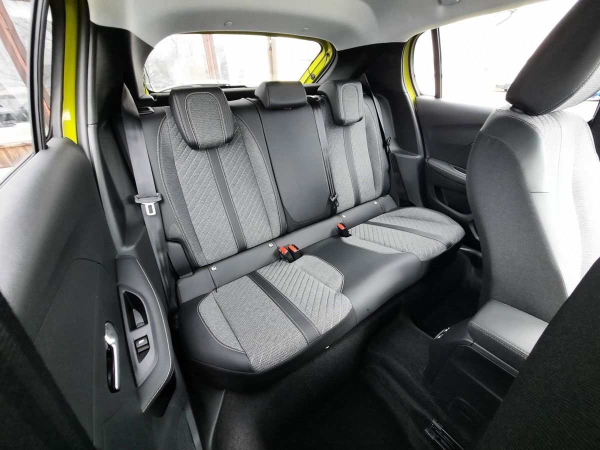 Peugeot 208, STYLE 1,2 TURBO 100k M6 - fotka 6