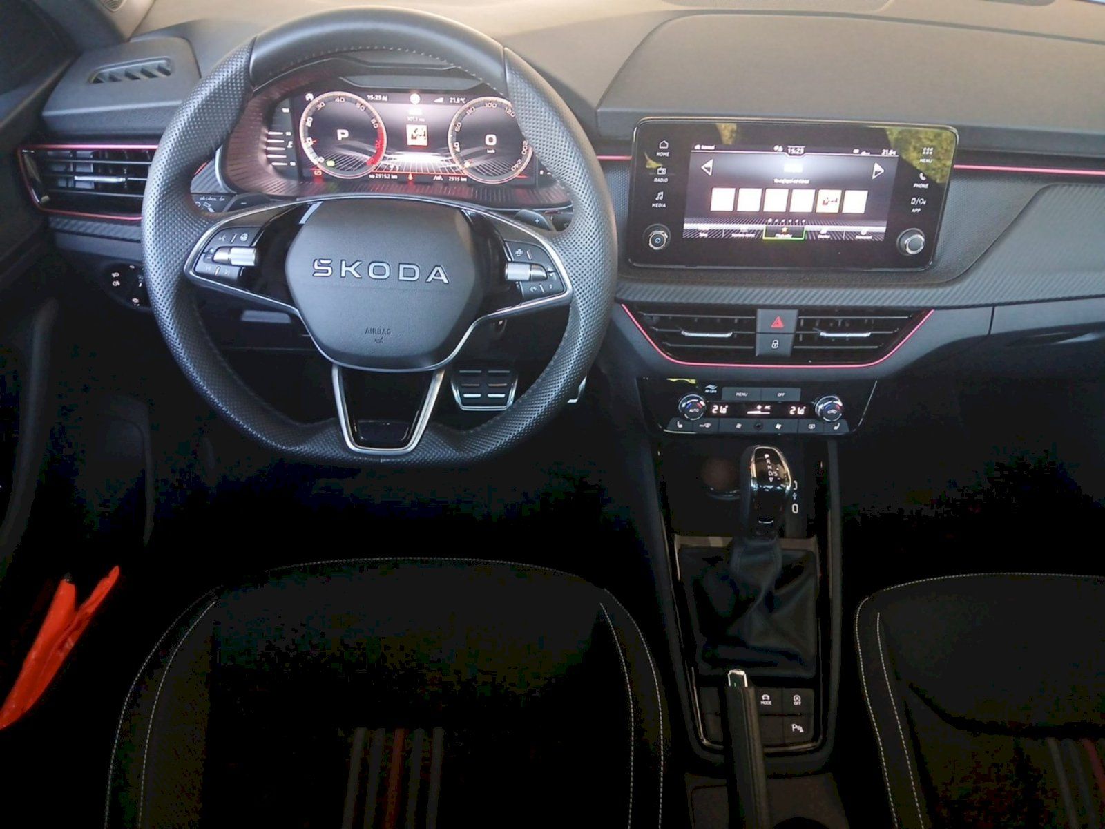 Škoda Kamiq, 1,0 TSI / 85 kW Monte Carlo DS - fotka 6