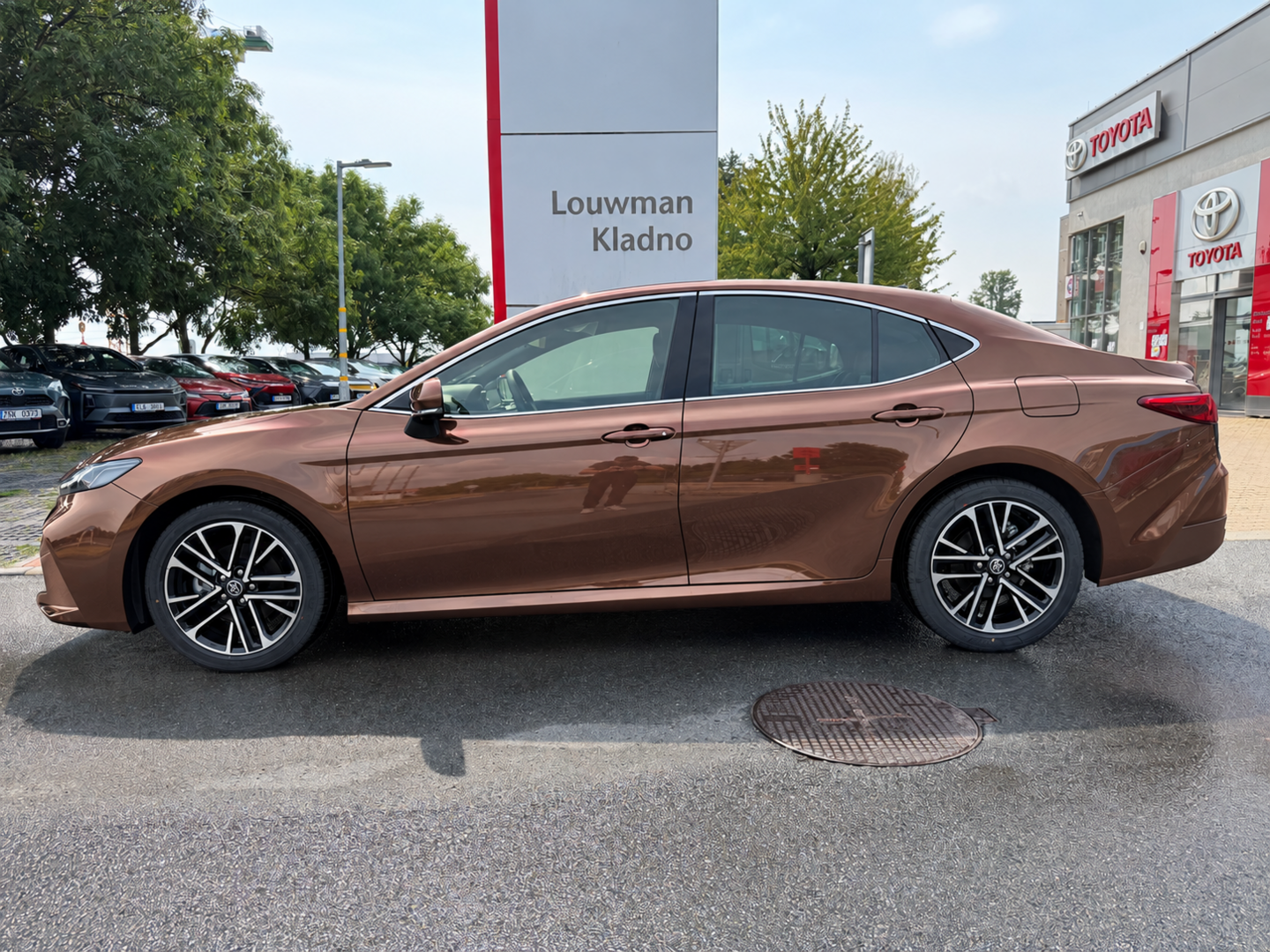 Toyota Camry, 2.5 HEV Executive - fotka 3