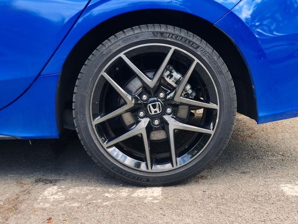 Honda Civic, 11g ADVANCE + pneu - fotka 3