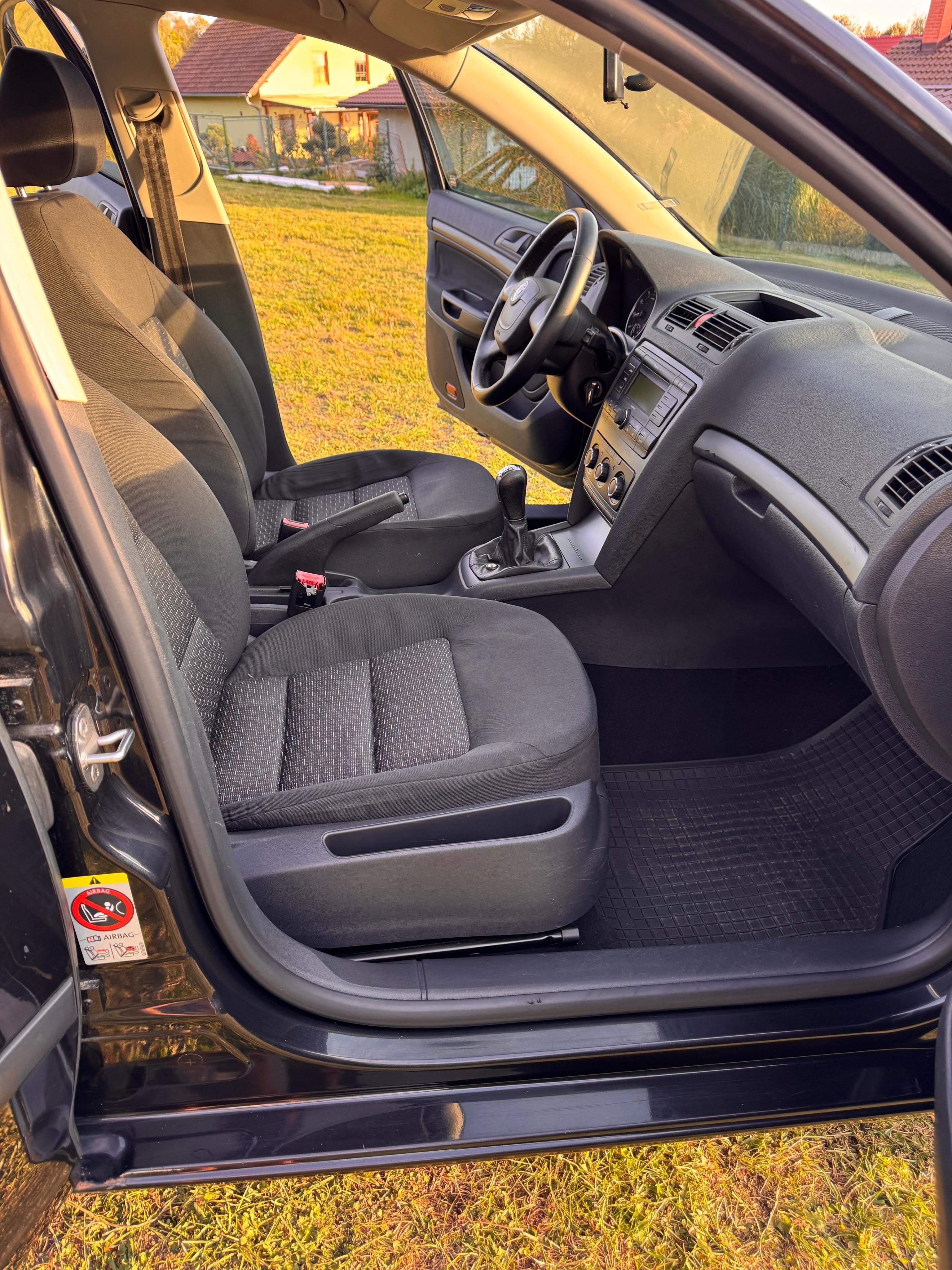 Škoda Octavia, 1.6 MPI - fotka 5
