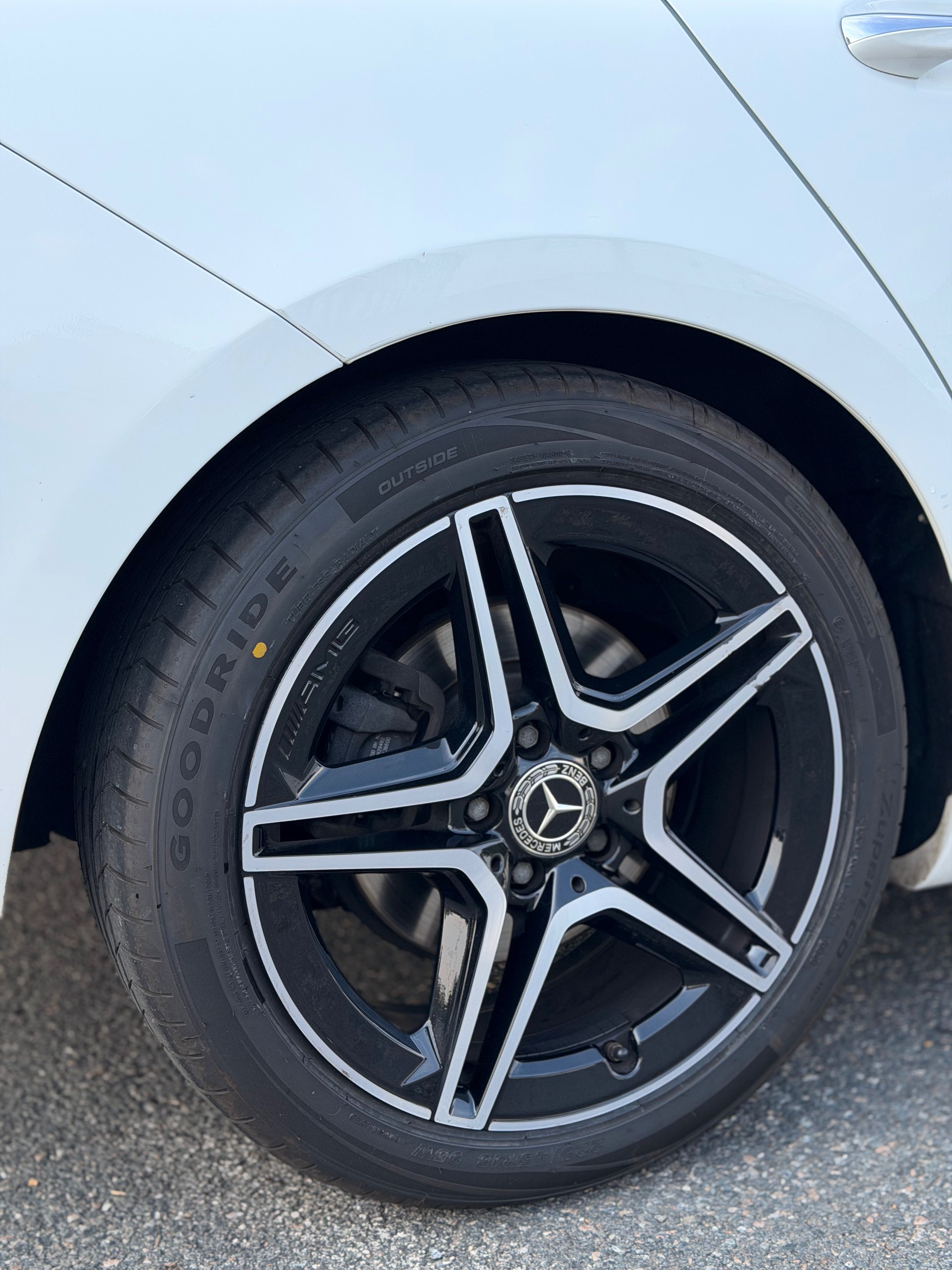 Mercedes-Benz CLA, Mercedes-Benz CLA 200, benzín - fotka 3