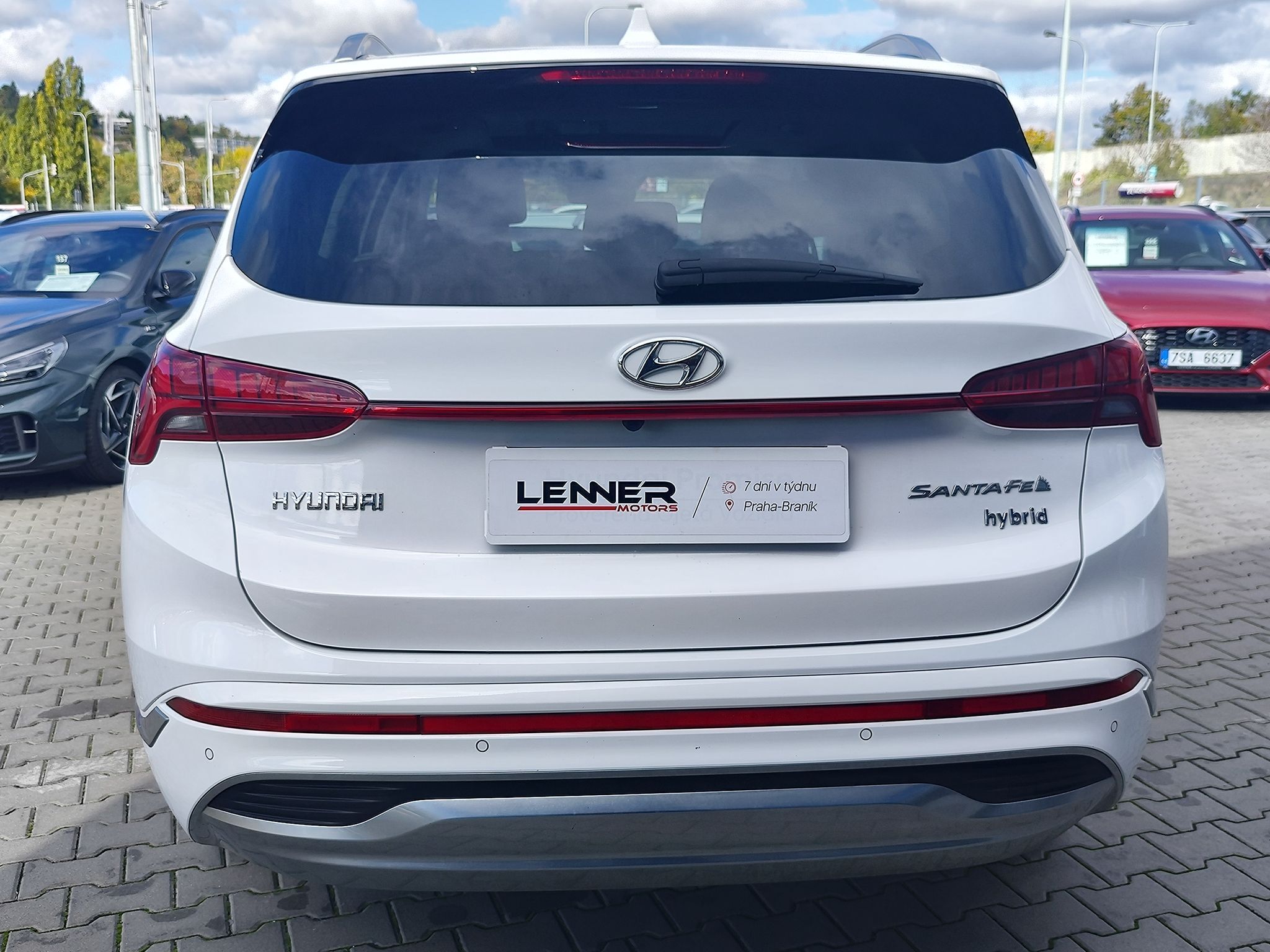 Hyundai Santa Fe, 1.6 T-GDI/169kW Luxury 4x4 HEV - fotka 6