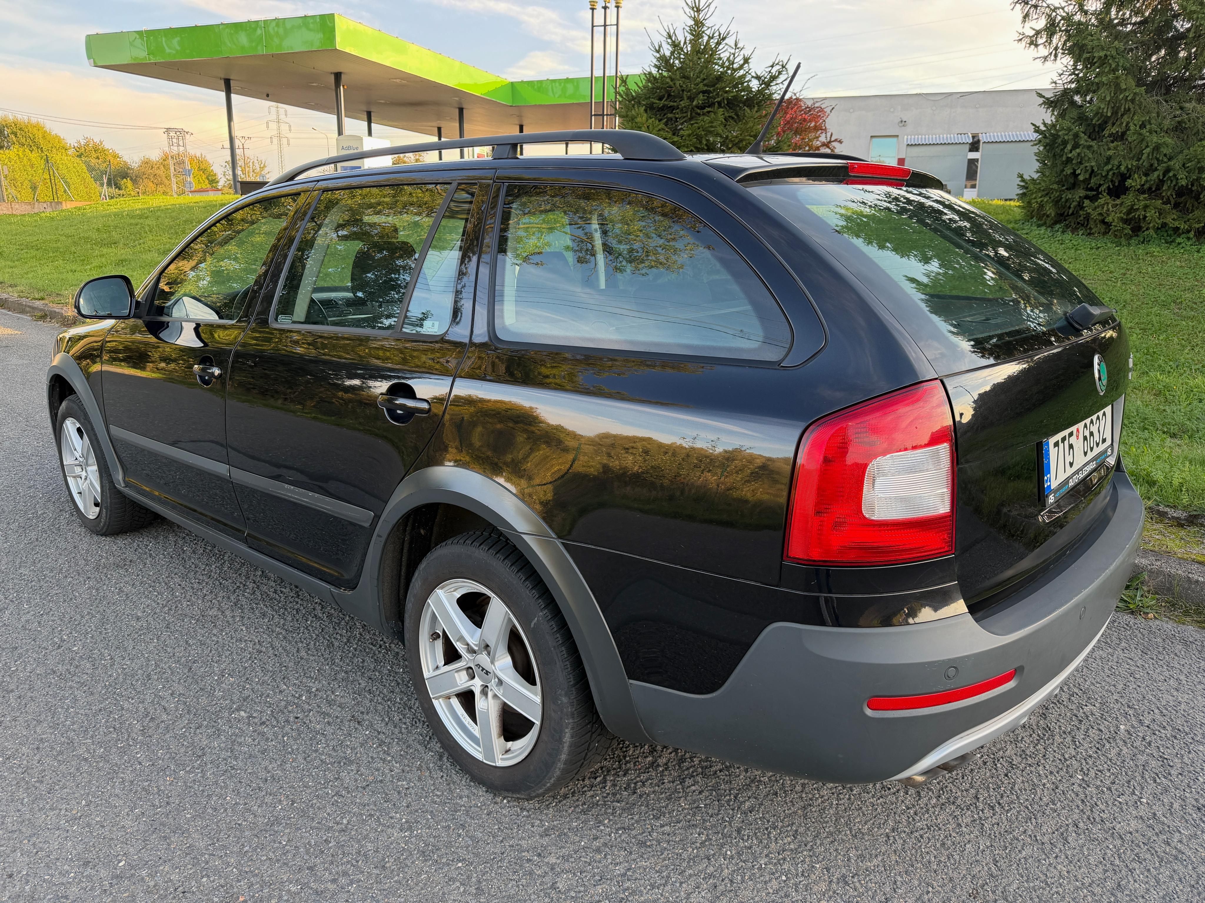 Škoda Octavia, 2.0TDi-SCOUT,manuál,1.maj - fotka 4