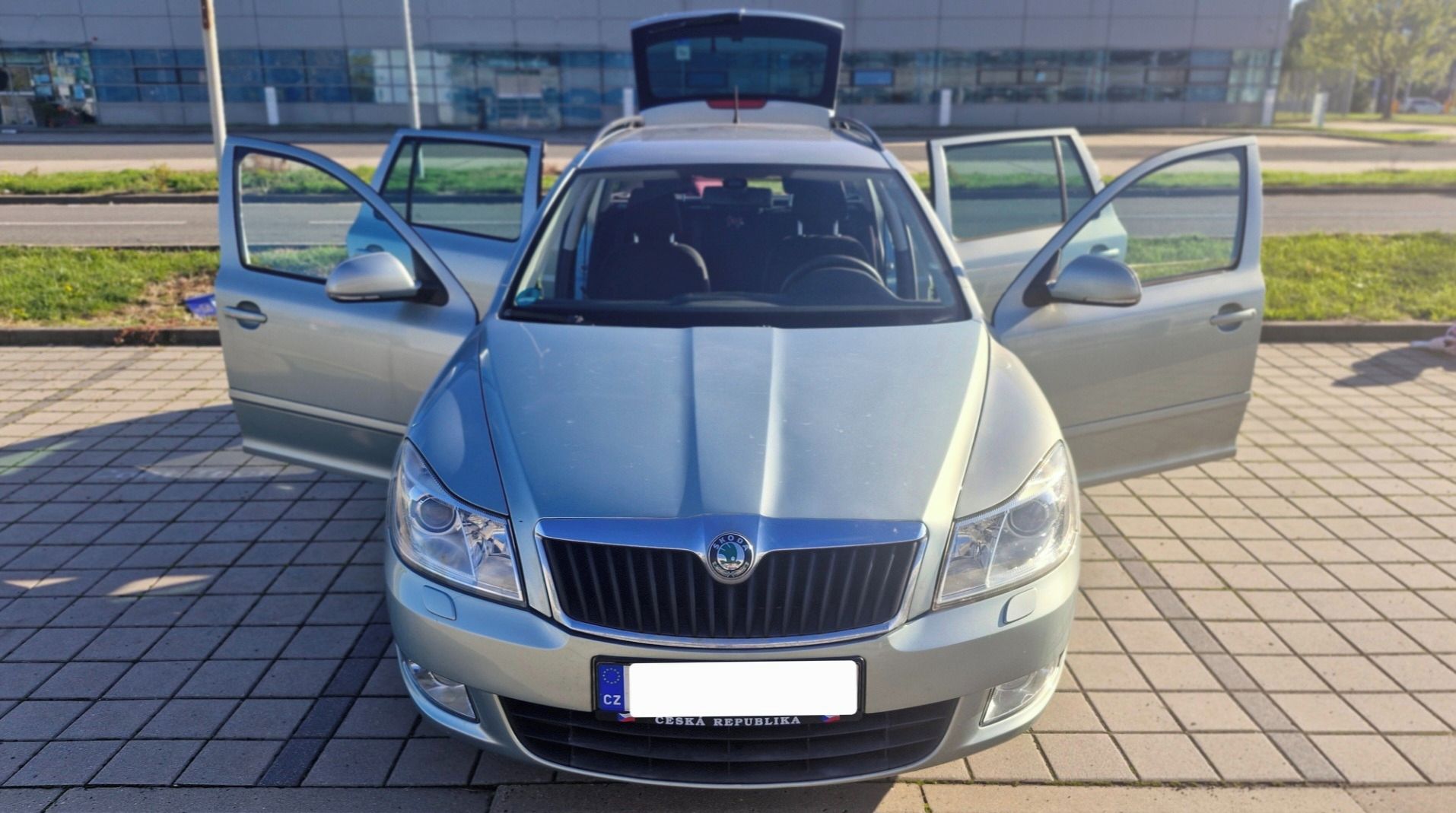 Škoda Octavia, 1.2 TSI - Servisovano - fotka 2