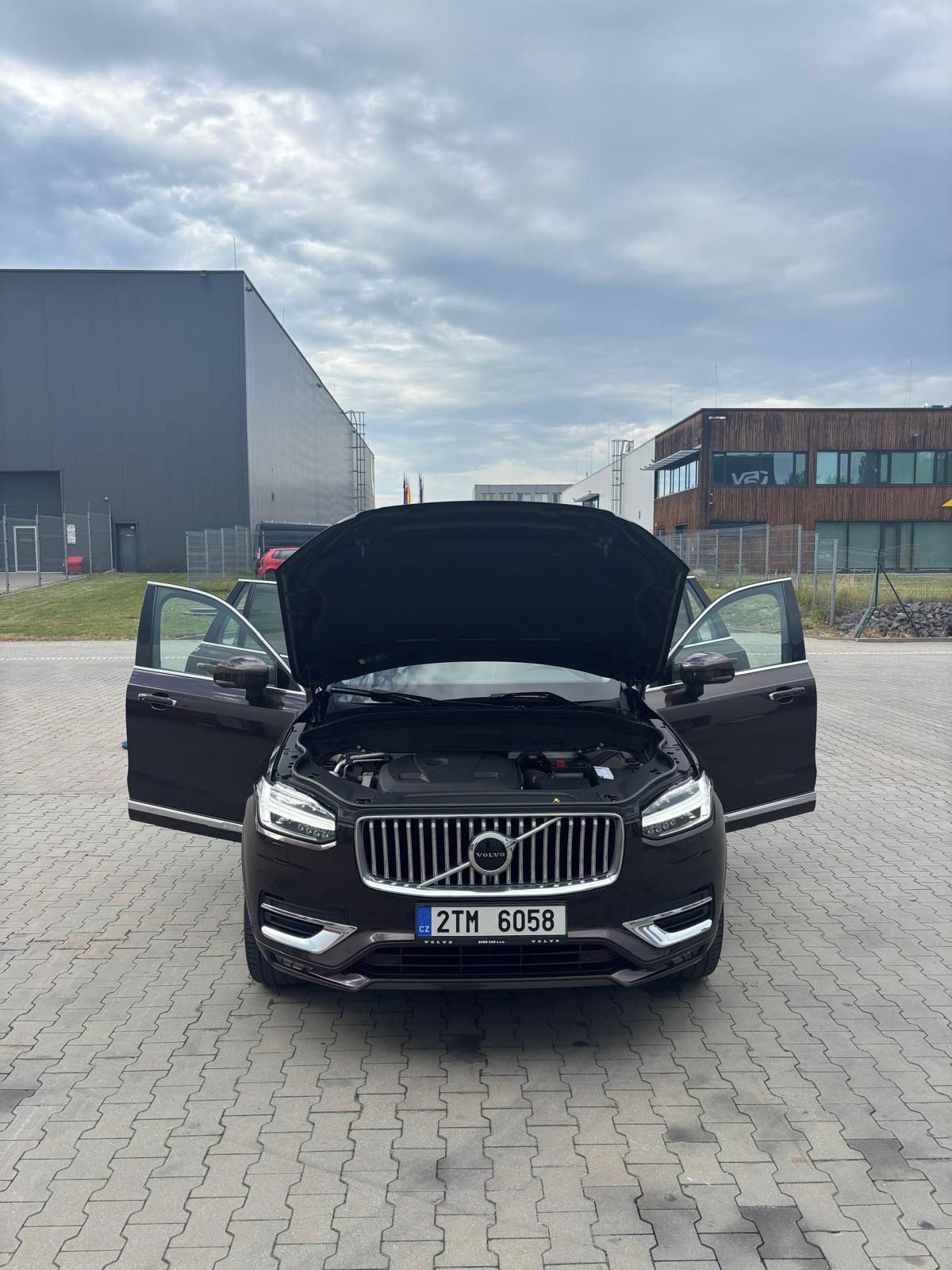 Volvo XC90, Volvo T6 - 228 kW benzín - fotka 5