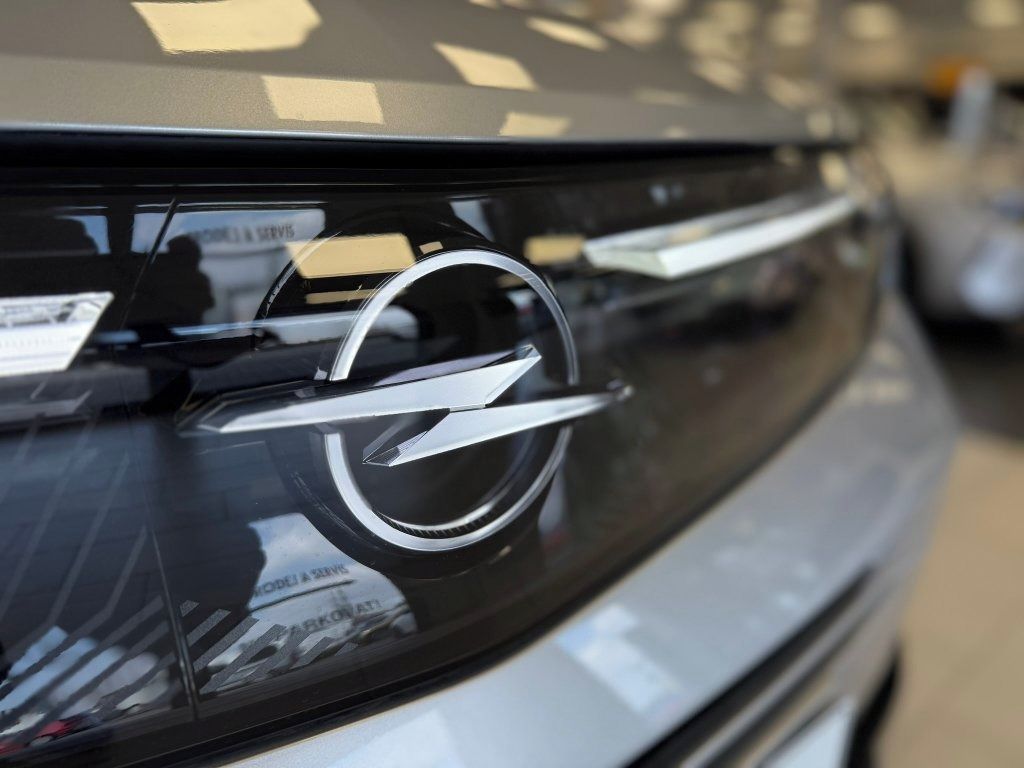 Opel Grandland, GS 1.2 TURBO 107 kW eDCT6 - fotka 2
