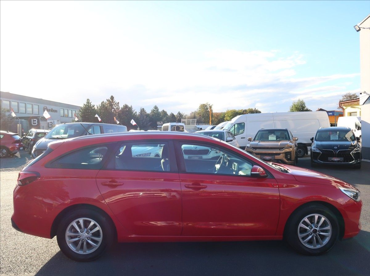 Hyundai i30, 1,0 T-GDi,88kW,NovéČR,Serv.kn. - fotka 6