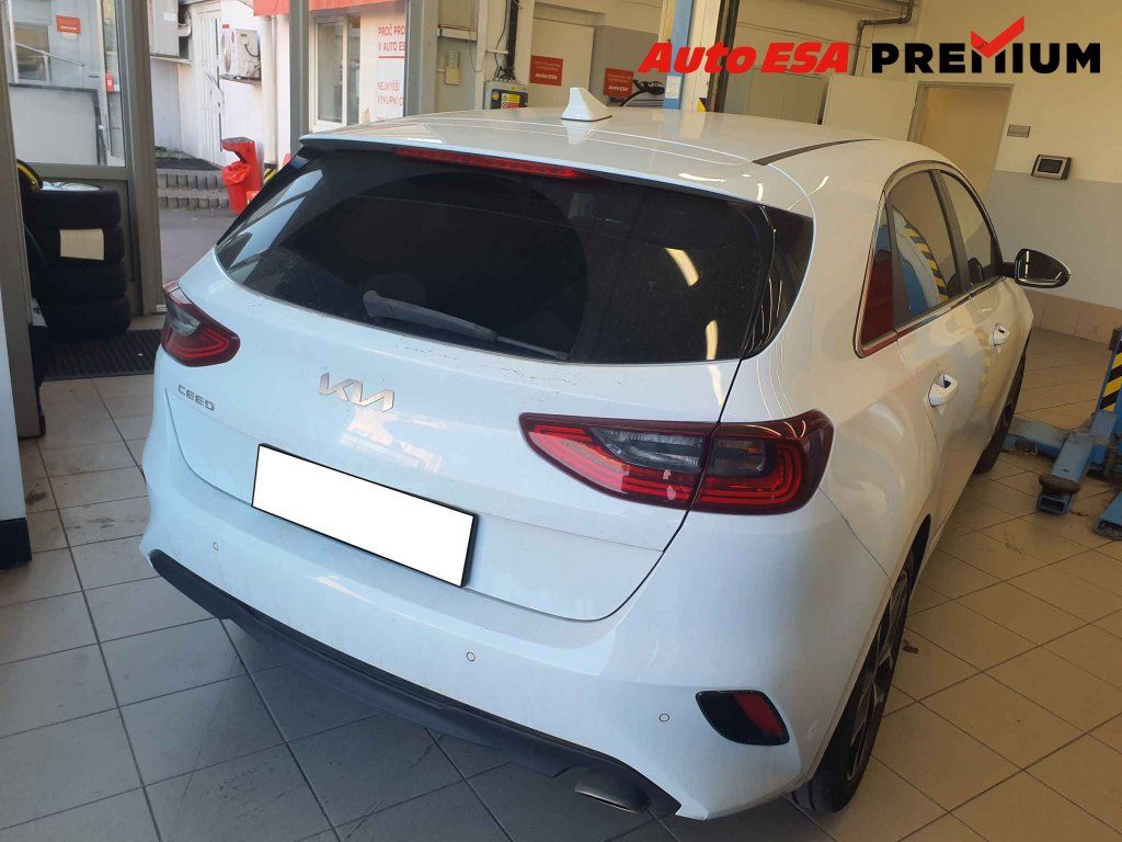 Kia Cee´d, 1.5T-GDI - fotka 2