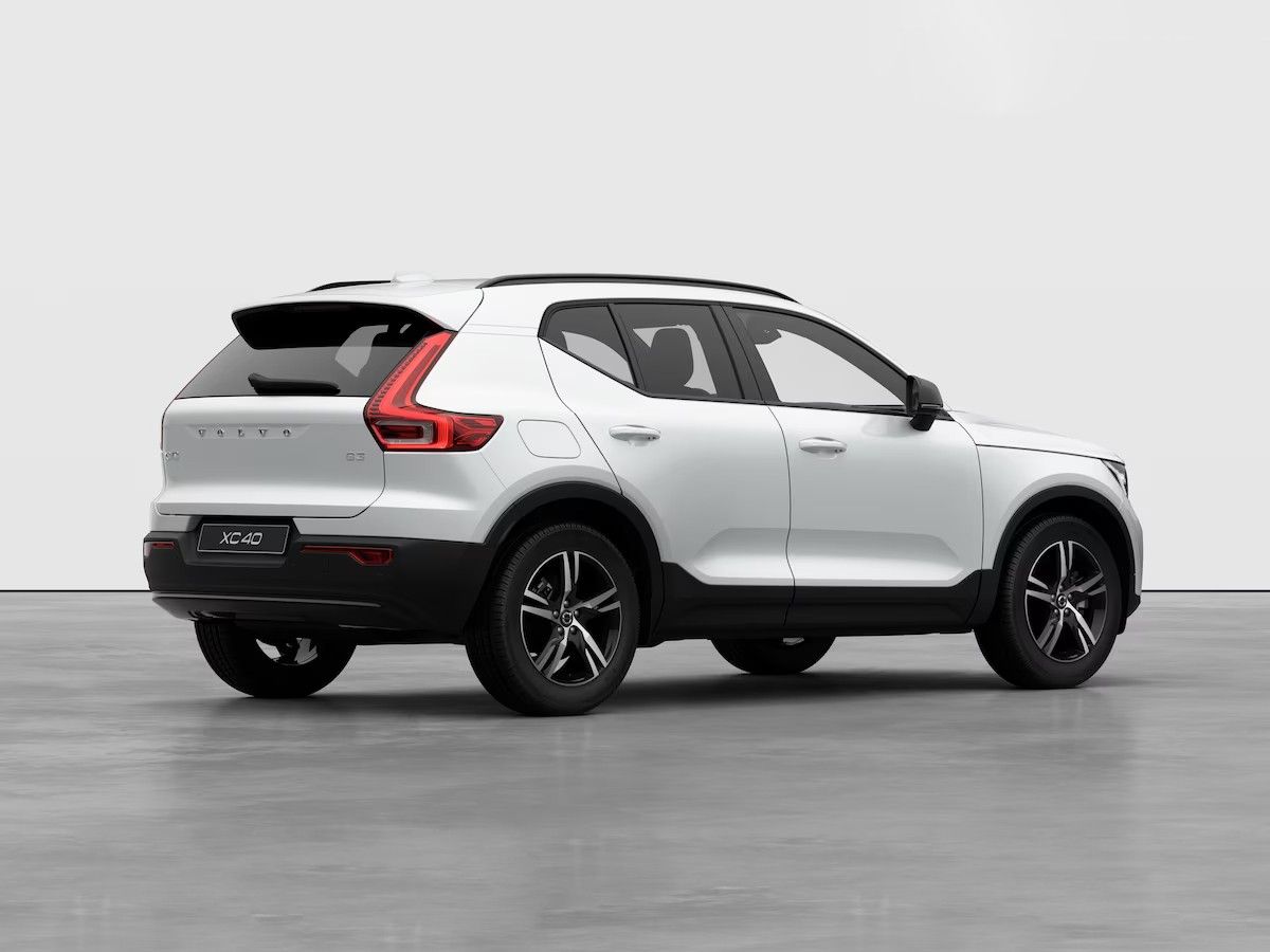 Volvo XC40, 2.0B3 120kW PLUS DARK - fotka 2